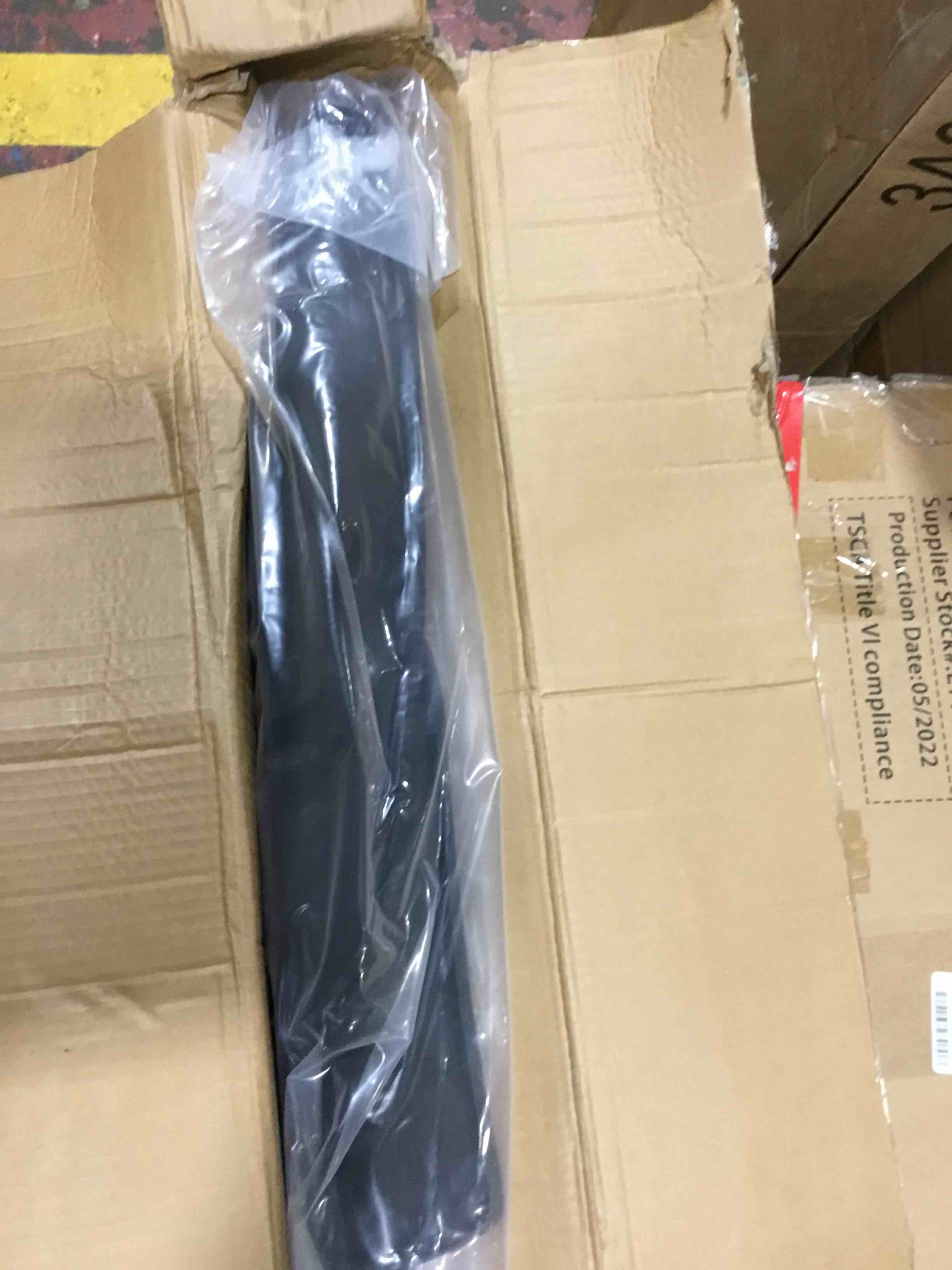 https://s3.amazonaws.com/lotting-images-prod/bidfta/RED6598838_1720444383428.jpeg
