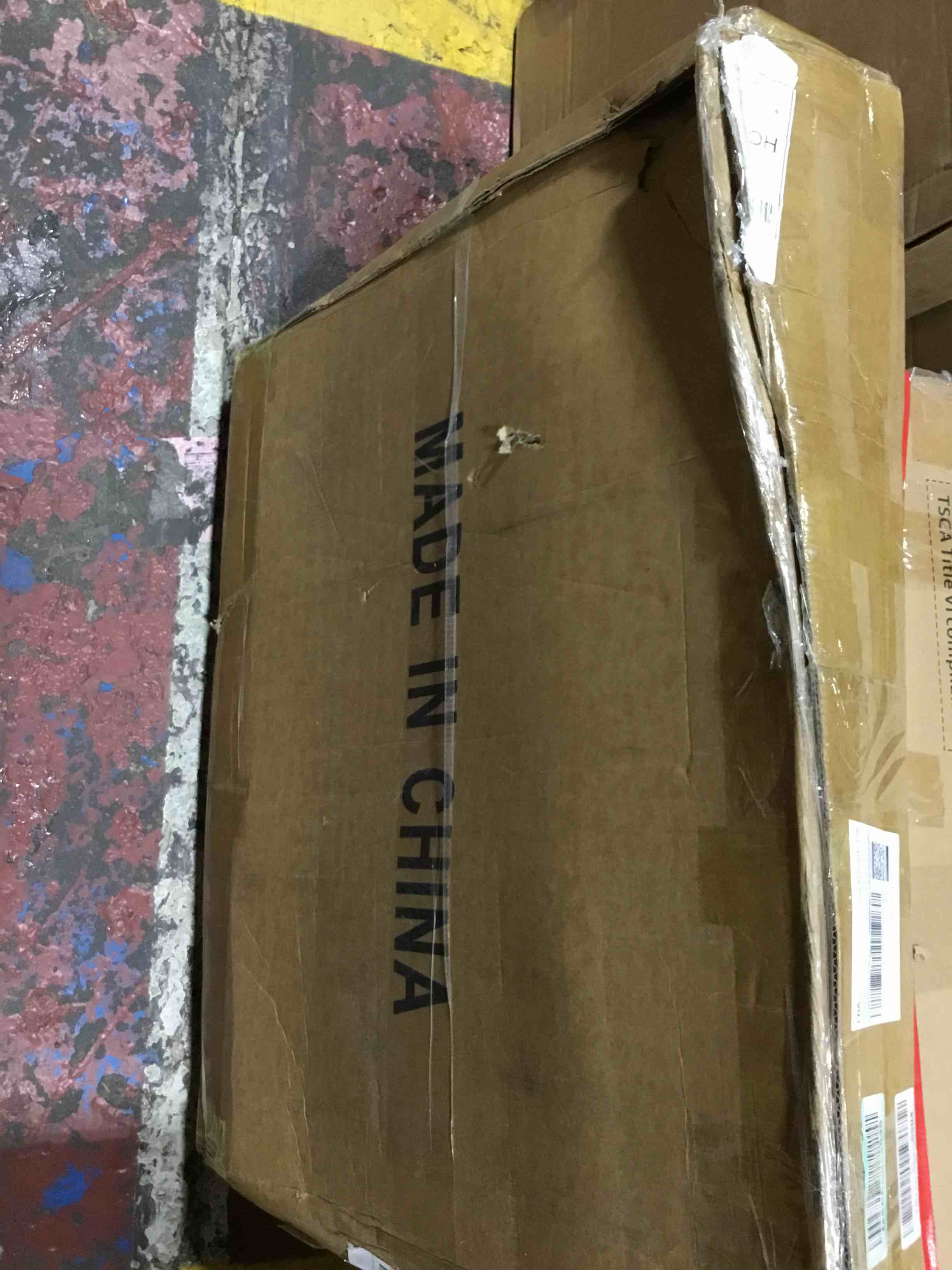 https://s3.amazonaws.com/lotting-images-prod/bidfta/RED6598838_1720444410640.jpeg