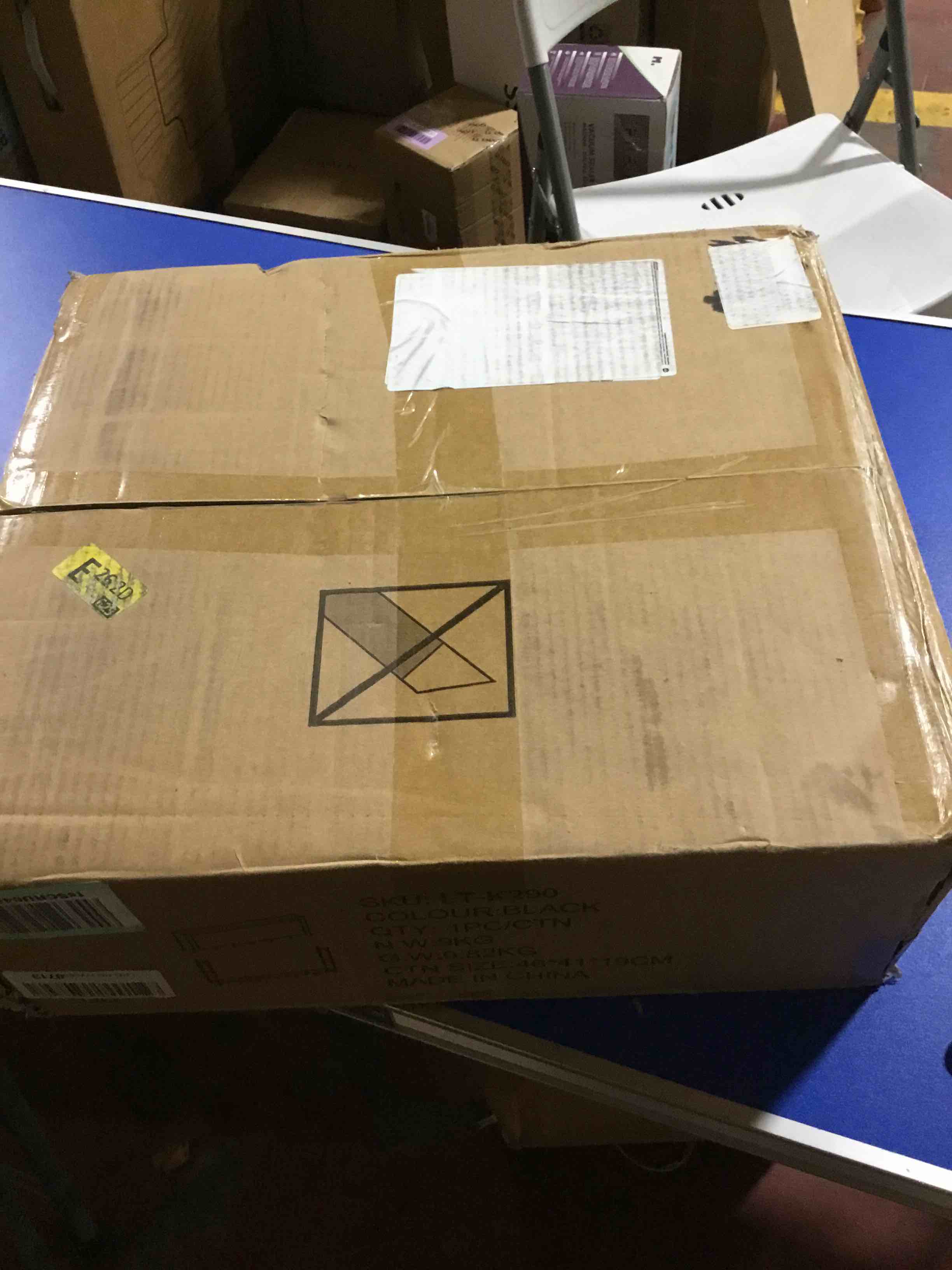 https://s3.amazonaws.com/lotting-images-prod/bidfta/RED6598918_1720641170522.jpeg