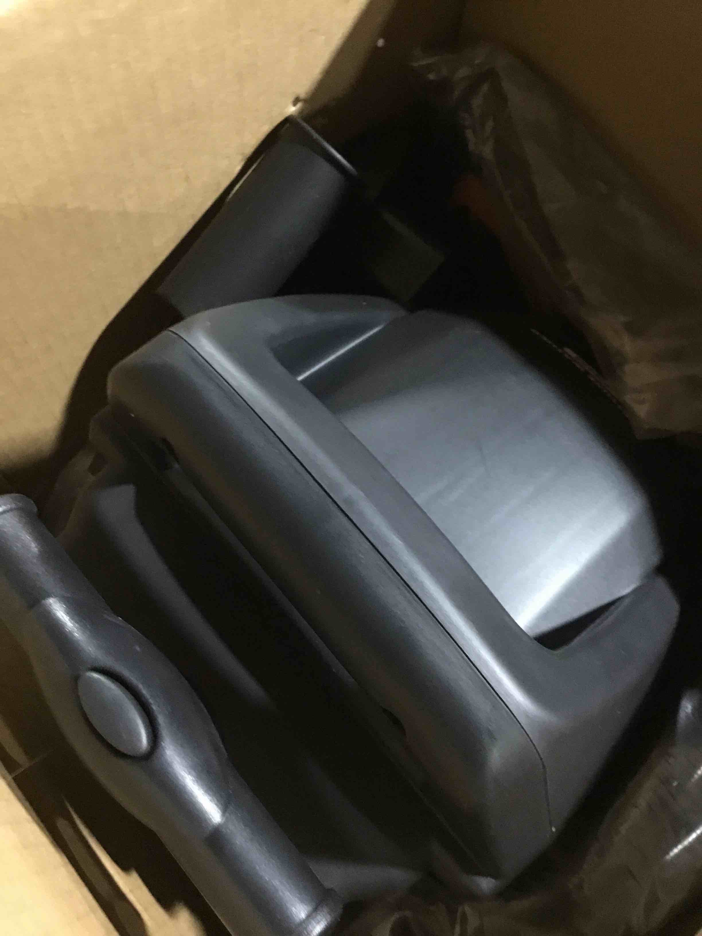 https://s3.amazonaws.com/lotting-images-prod/bidfta/RED6598920_1720641481660.jpeg