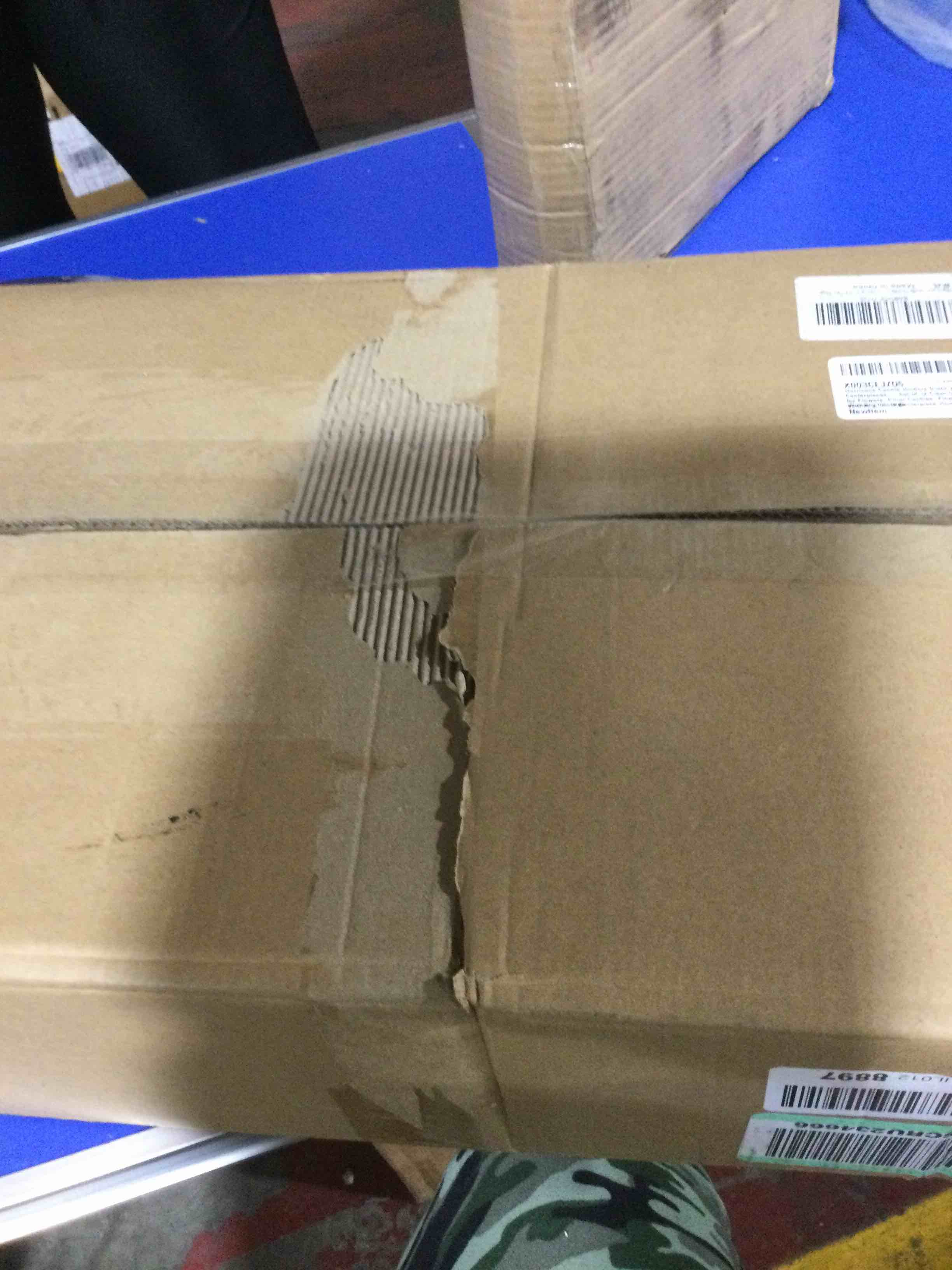 https://s3.amazonaws.com/lotting-images-prod/bidfta/RED6598935_1720643801965.jpeg