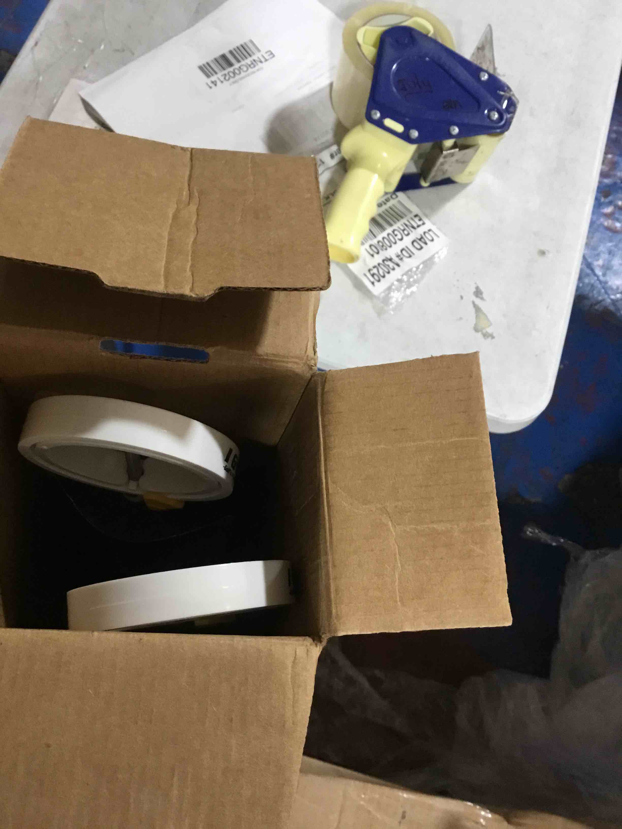 https://s3.amazonaws.com/lotting-images-prod/bidfta/RED6599881_1721674231010.jpeg