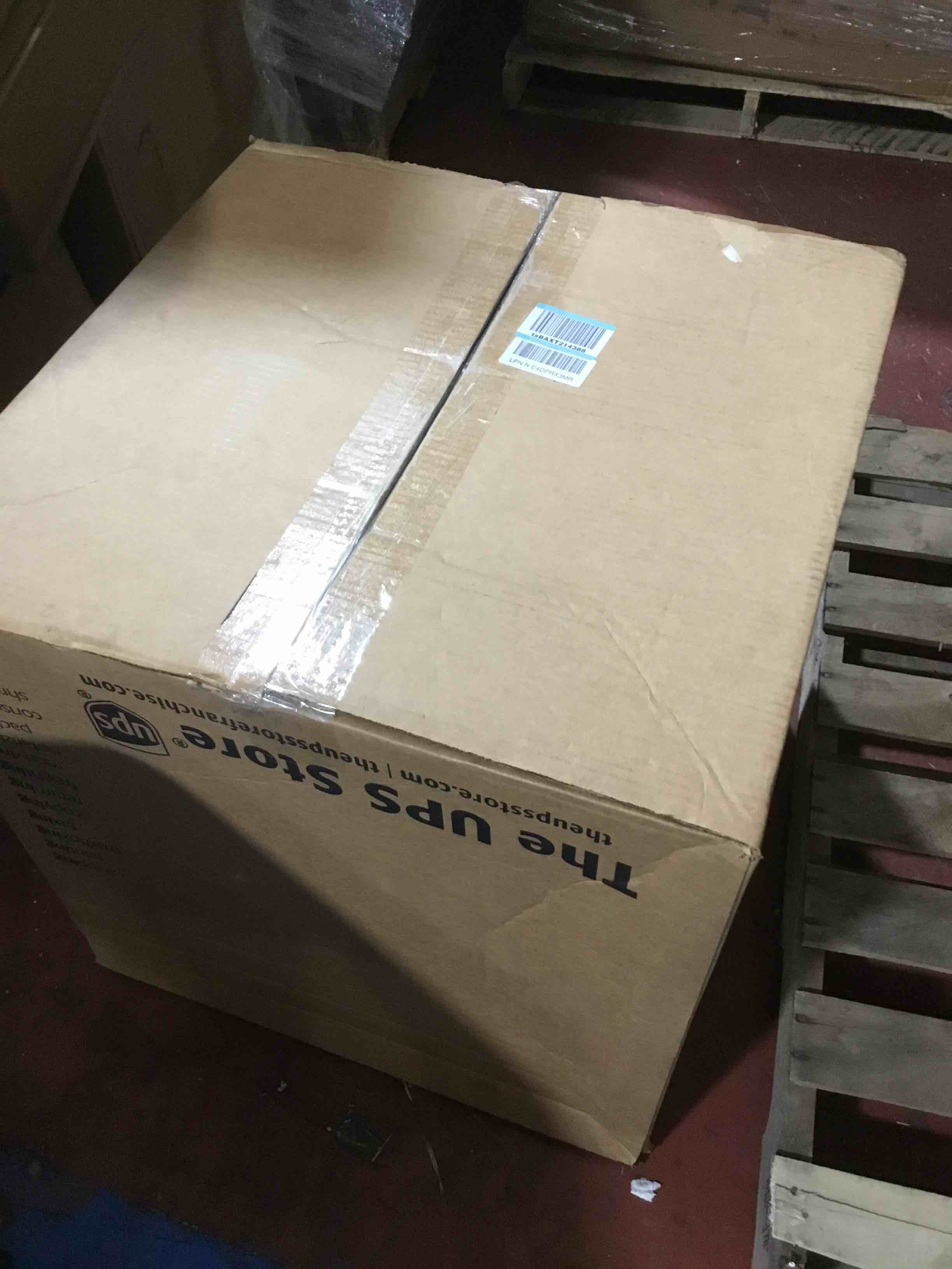 https://s3.amazonaws.com/lotting-images-prod/bidfta/RED6599897_1721670480488.jpeg