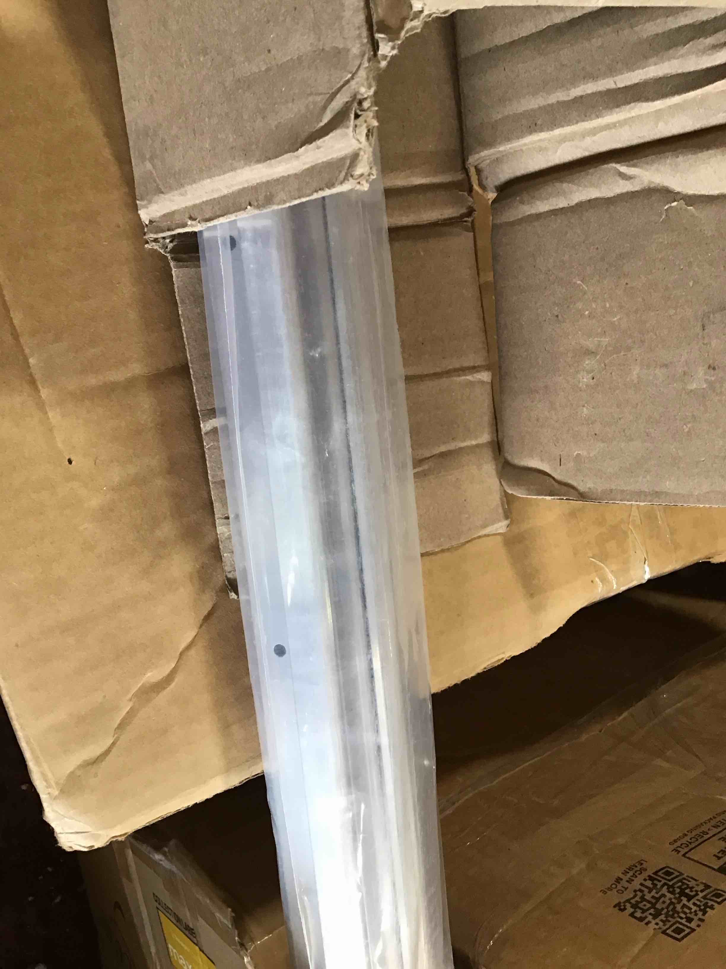 https://s3.amazonaws.com/lotting-images-prod/bidfta/RED6602121_1722539569096.jpeg