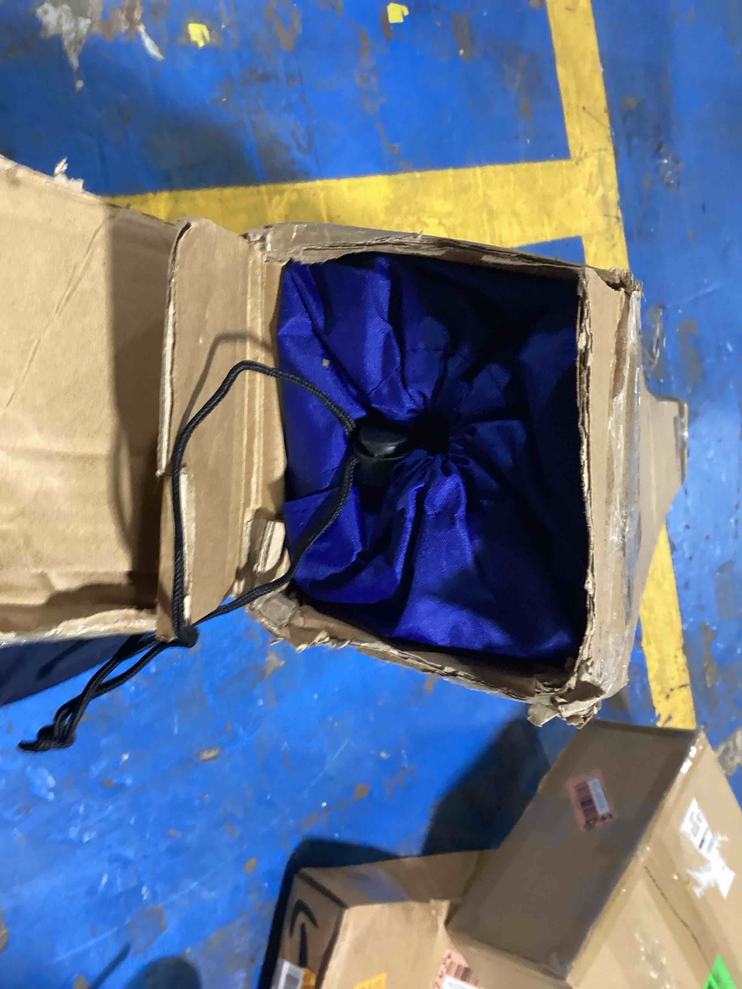 https://s3.amazonaws.com/lotting-images-prod/bidfta/RED6605082_1716470791120.jpeg