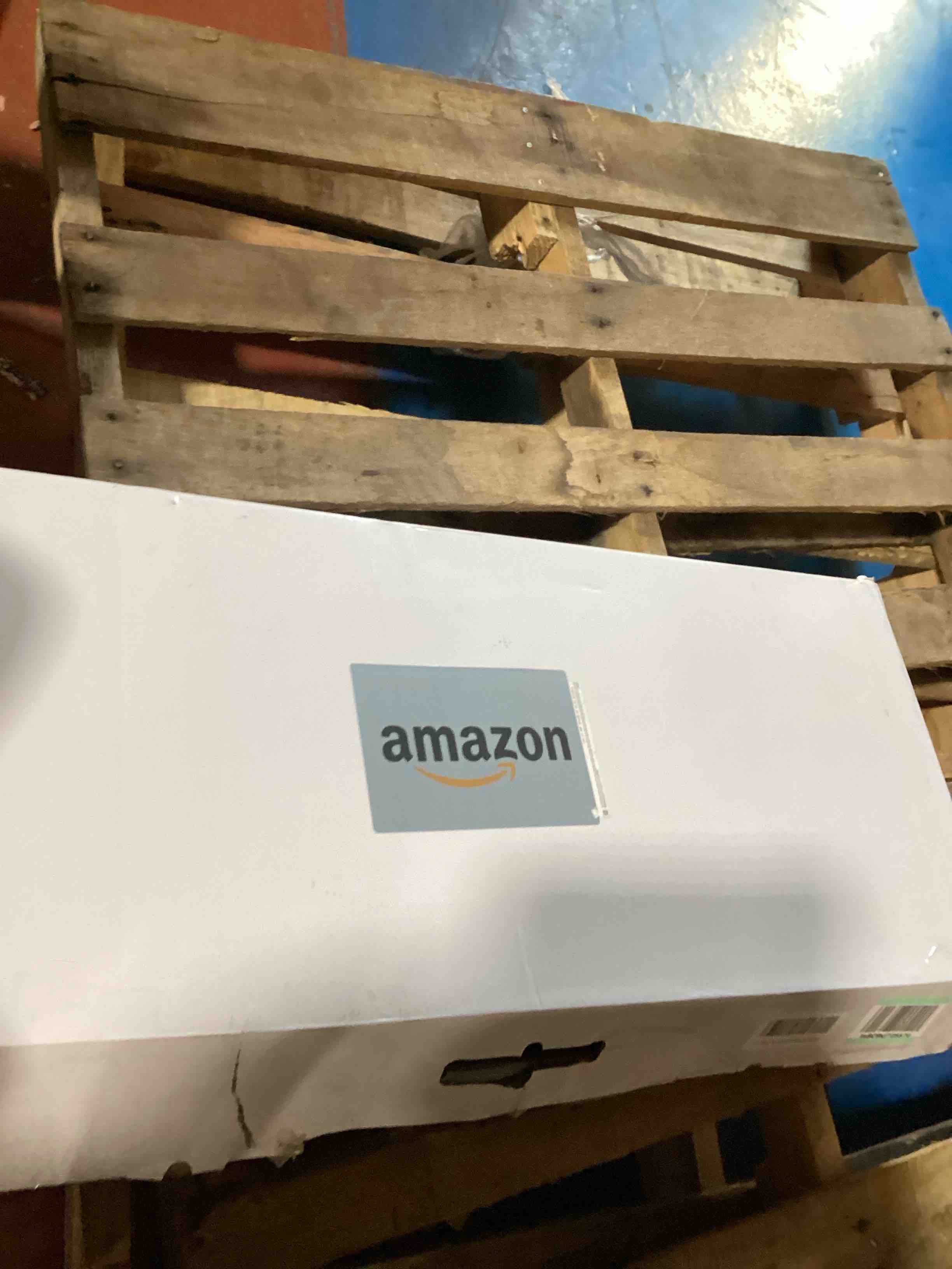https://s3.amazonaws.com/lotting-images-prod/bidfta/RED6606016_1723240663932.jpeg