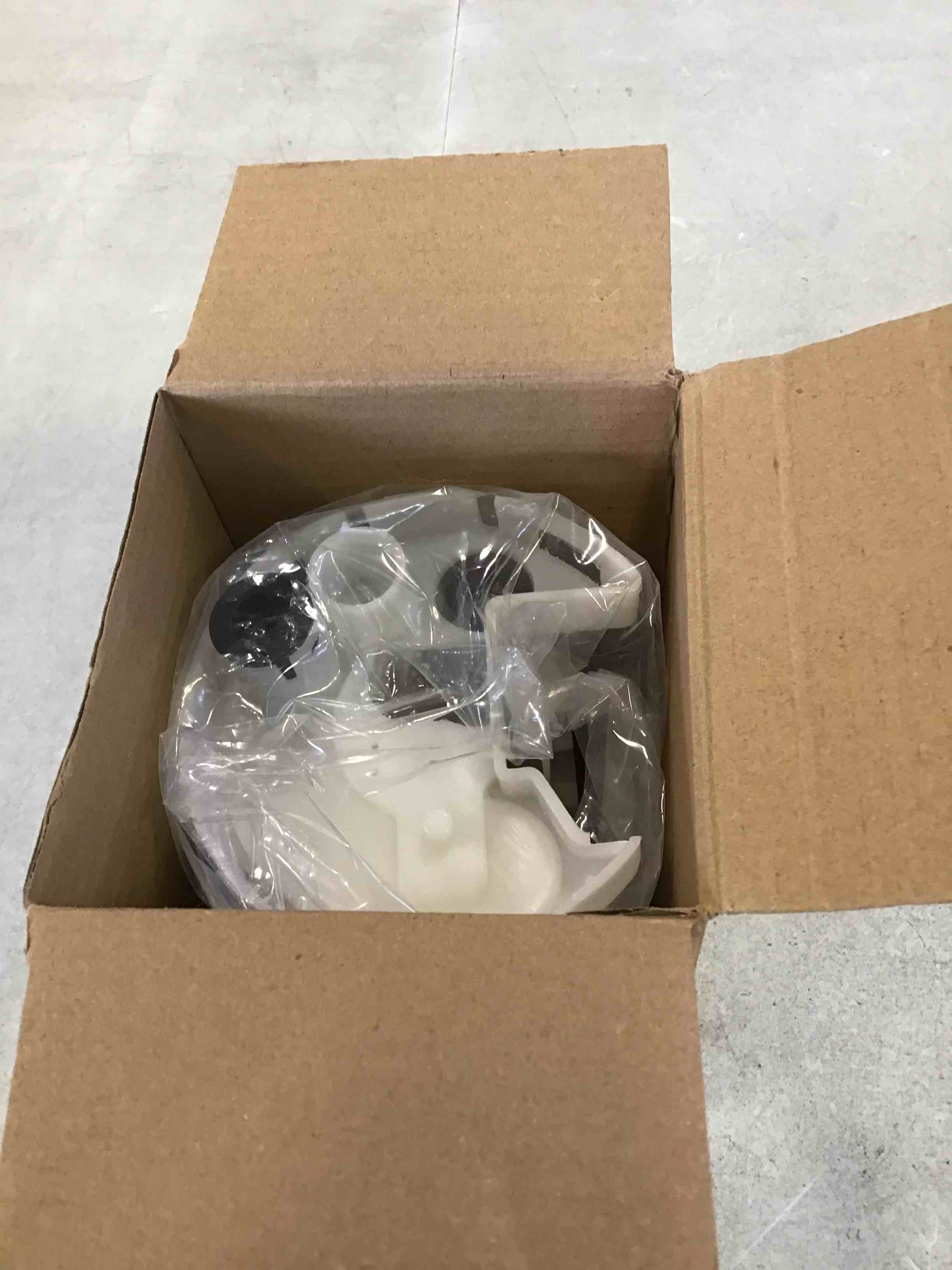 https://s3.amazonaws.com/lotting-images-prod/bidfta/RED6608669_1715869584527.jpeg