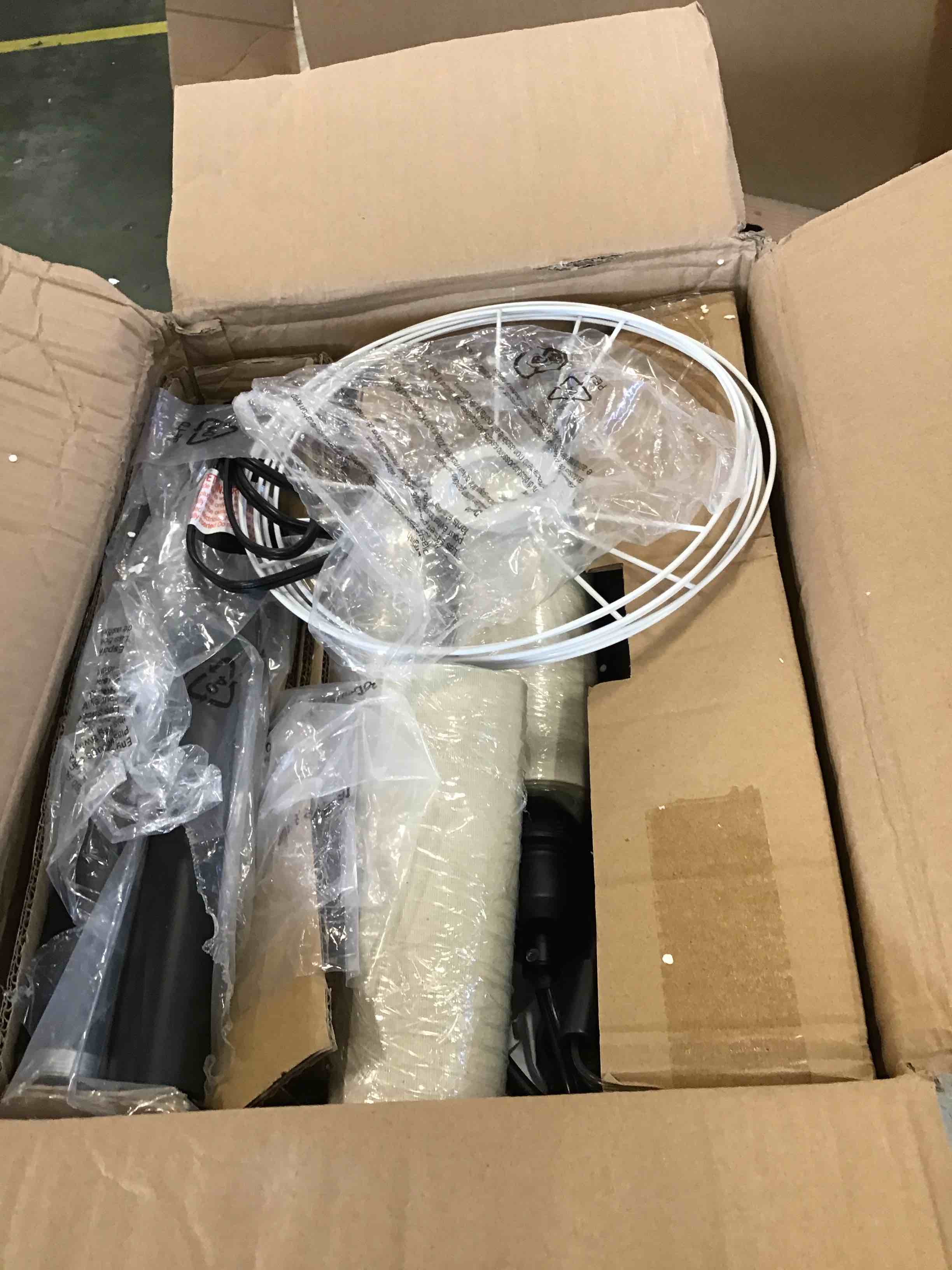 https://s3.amazonaws.com/lotting-images-prod/bidfta/RED6608680_1715870441431.jpeg