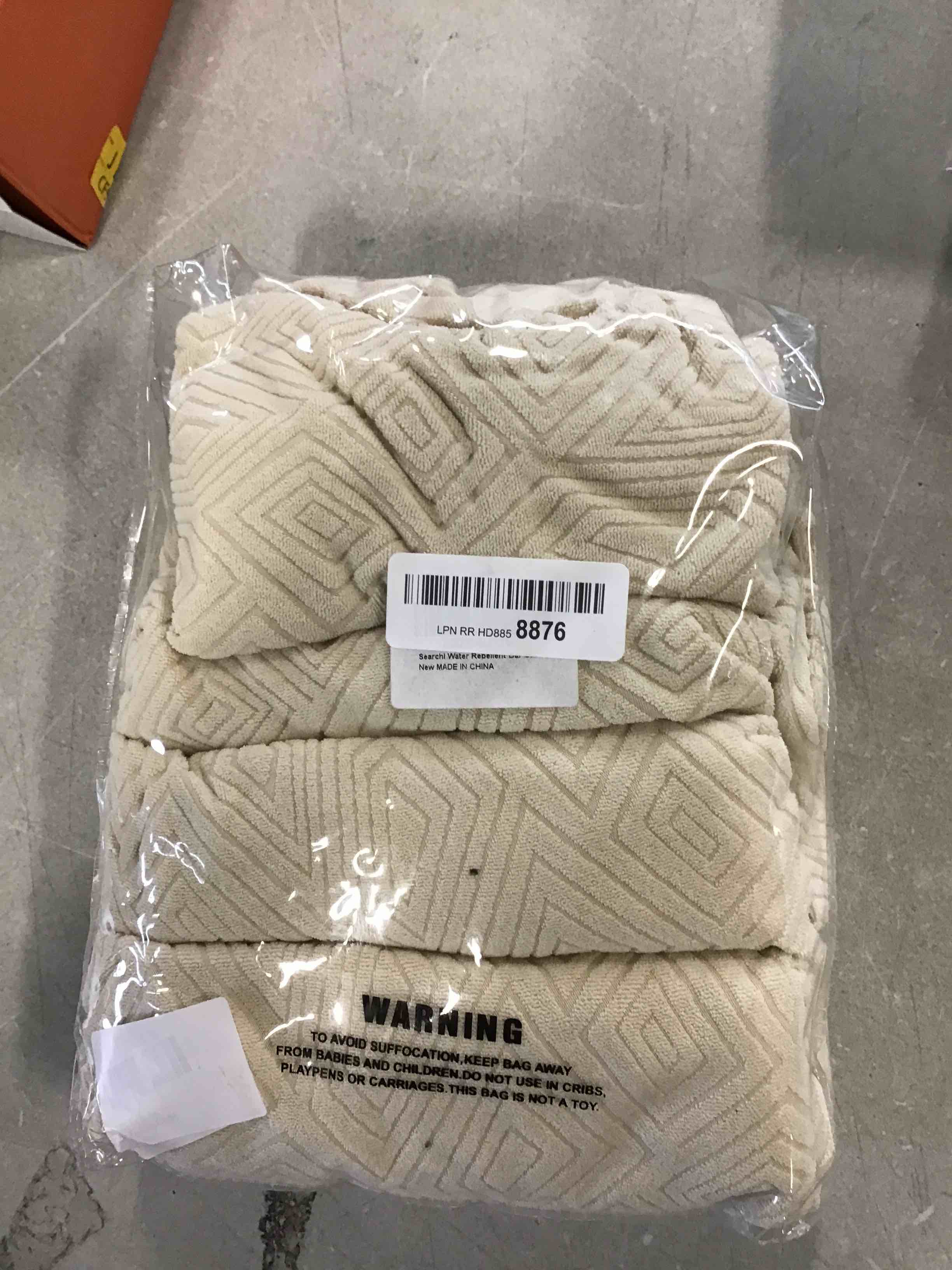 https://s3.amazonaws.com/lotting-images-prod/bidfta/RED6609938_1715345265341.jpeg