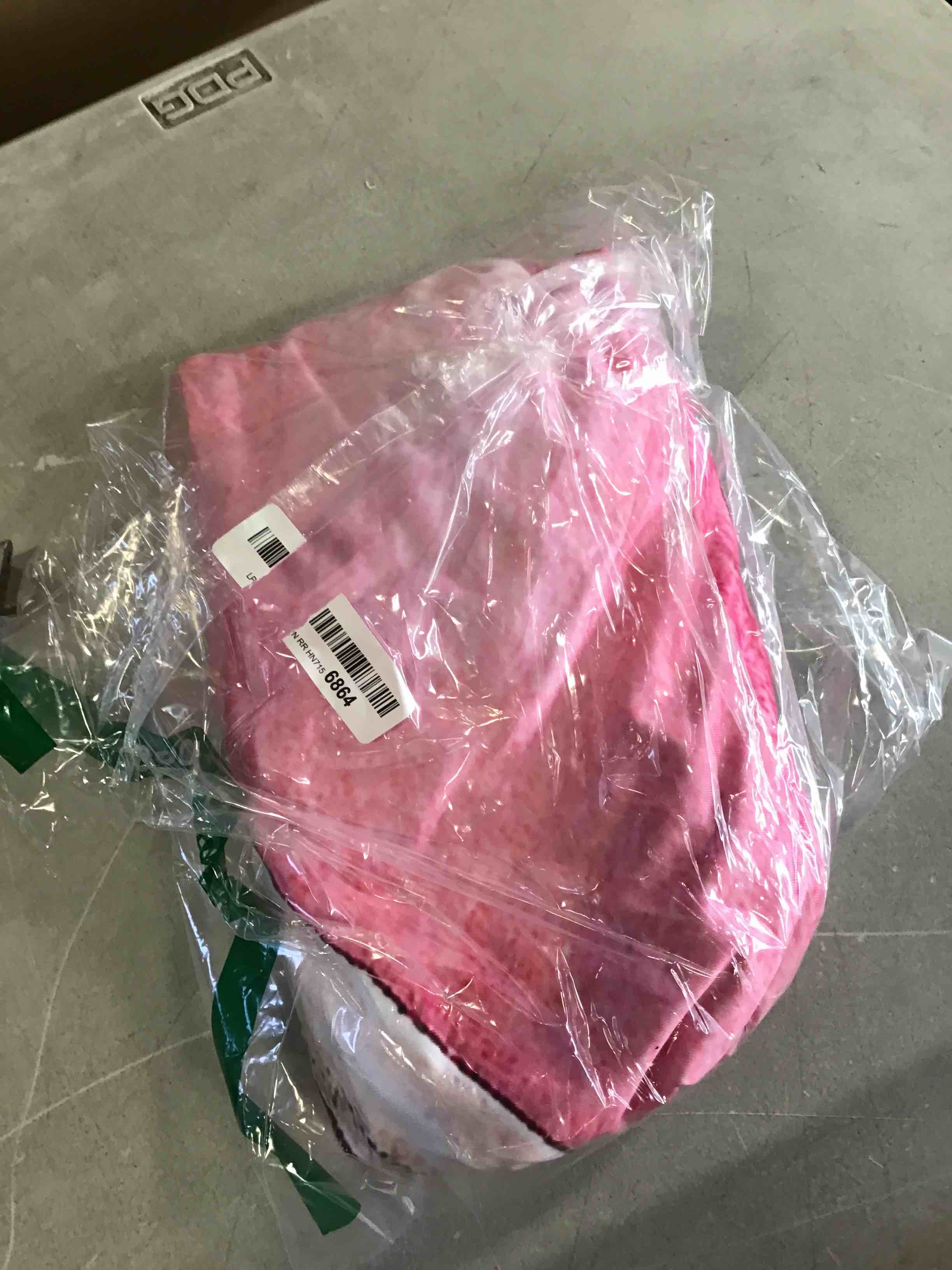 https://s3.amazonaws.com/lotting-images-prod/bidfta/RED6609984_1715349201556.jpeg