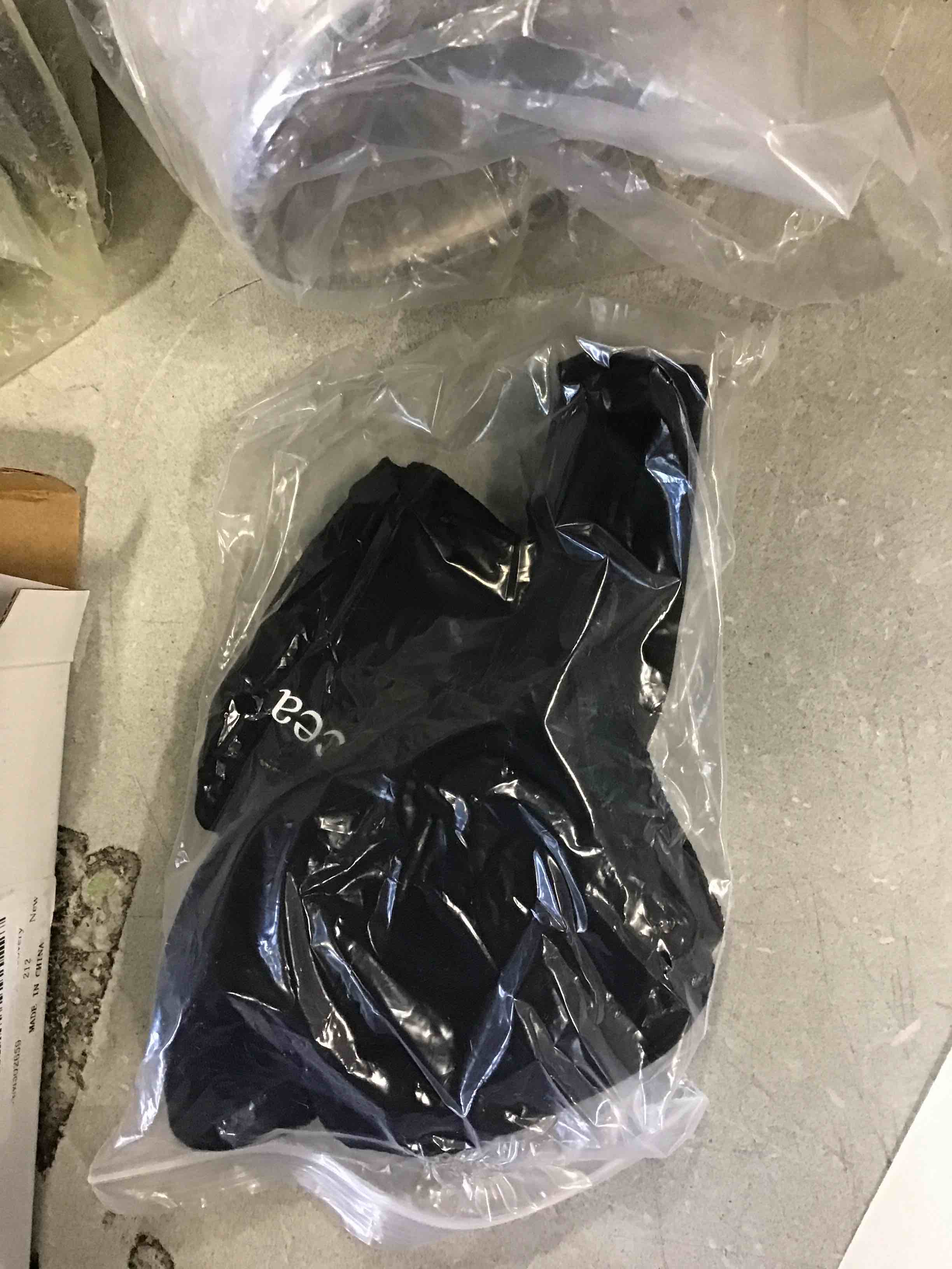 https://s3.amazonaws.com/lotting-images-prod/bidfta/RED6610004_1715352190275.jpeg