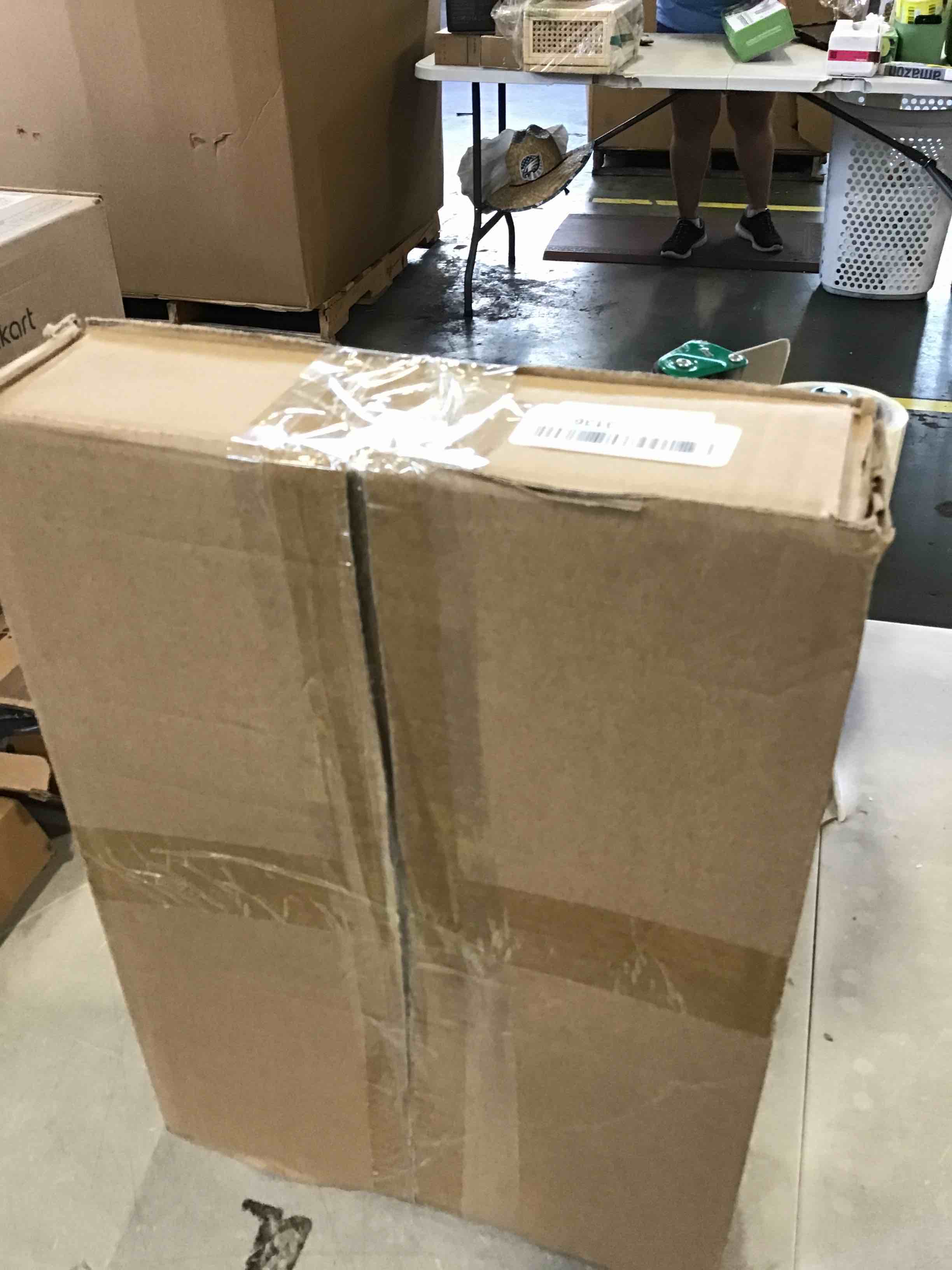 https://s3.amazonaws.com/lotting-images-prod/bidfta/RED6610068_1715359611229.jpeg