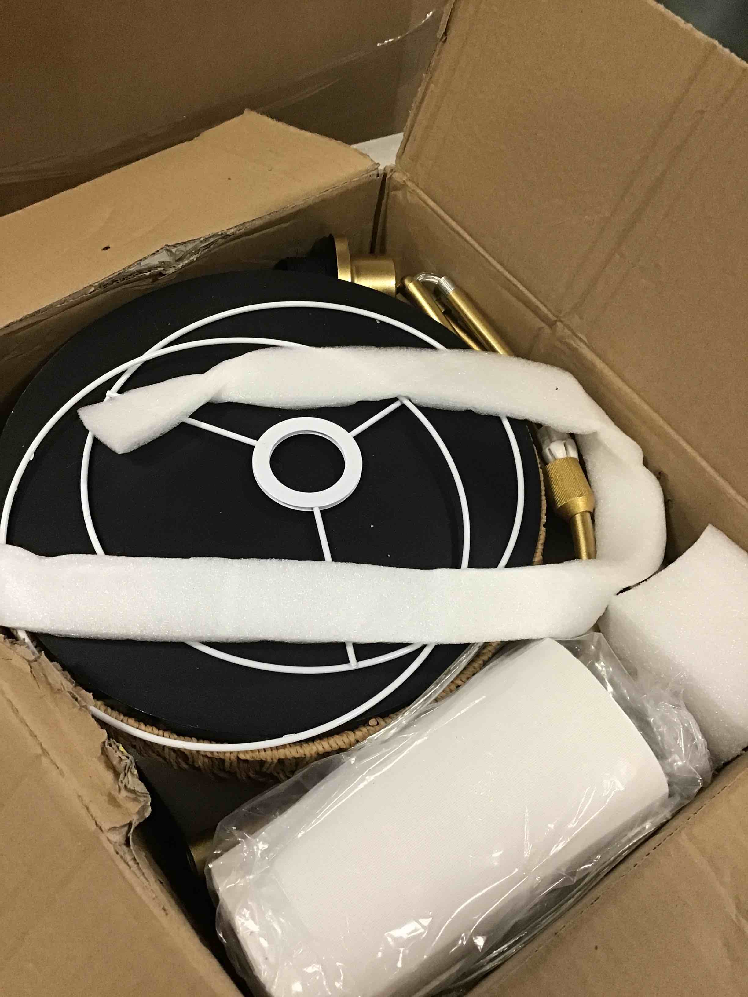 https://s3.amazonaws.com/lotting-images-prod/bidfta/RED6610522_1715692323366.jpeg