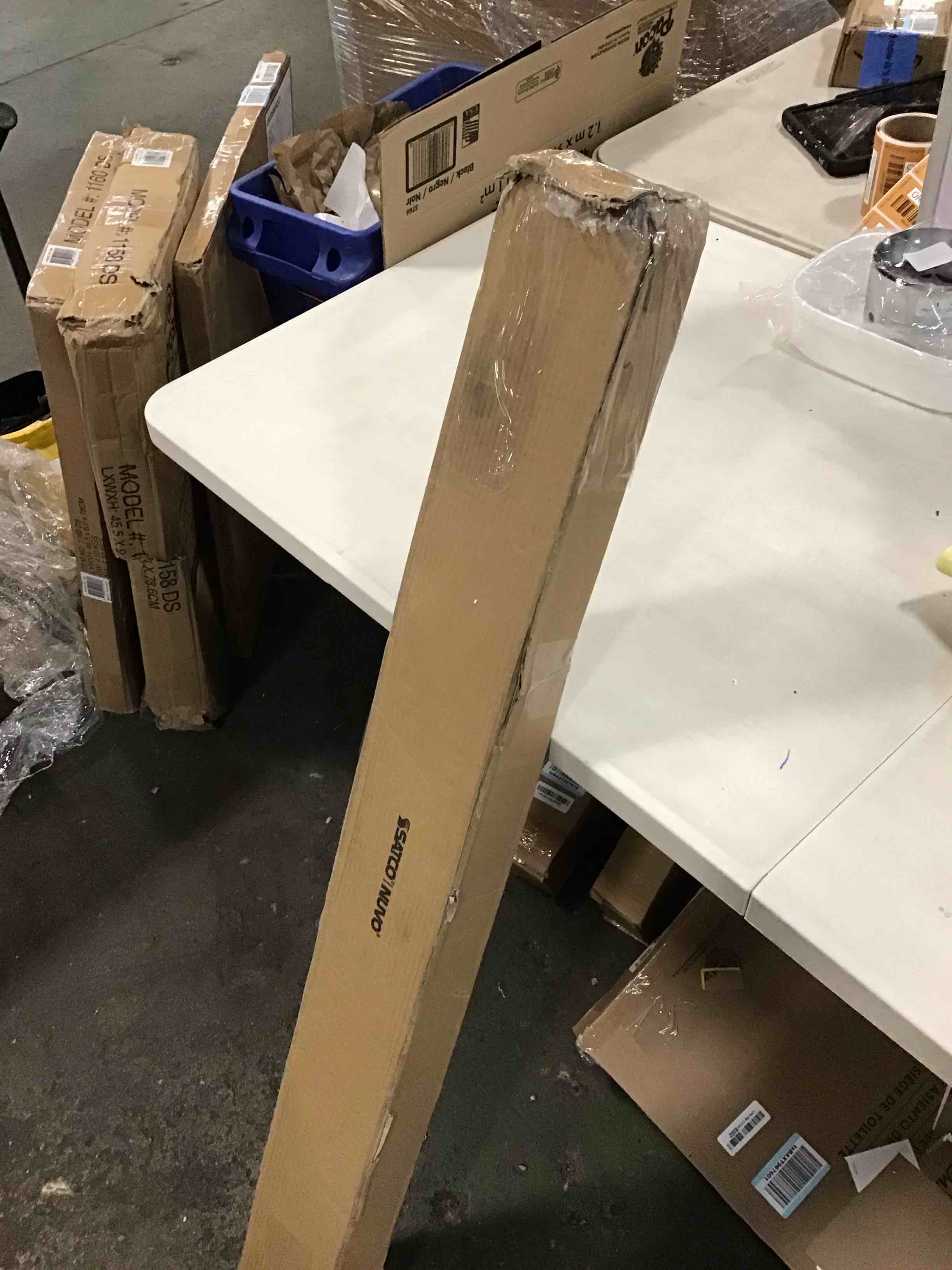 https://s3.amazonaws.com/lotting-images-prod/bidfta/RED6611011_1715710755995.jpeg
