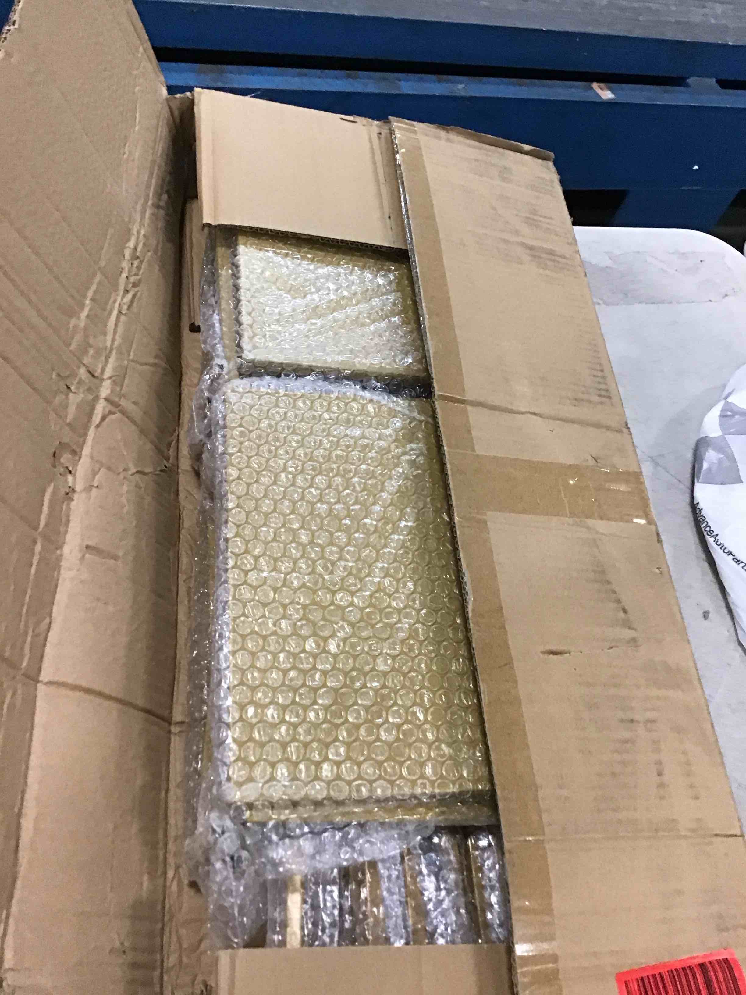 https://s3.amazonaws.com/lotting-images-prod/bidfta/RED6611207_1715780061527.jpeg