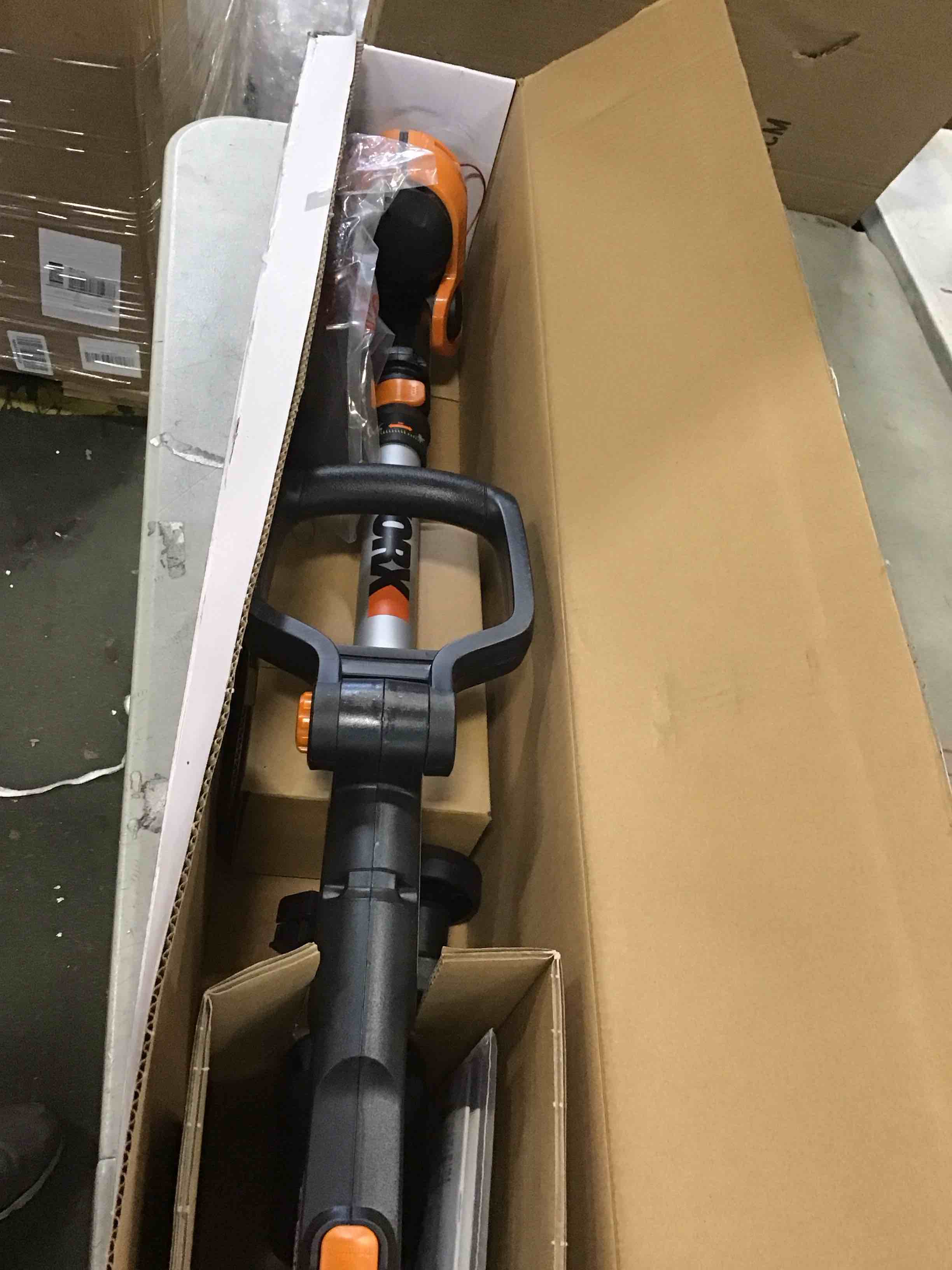 https://s3.amazonaws.com/lotting-images-prod/bidfta/RED6611500_1715876666221.jpeg