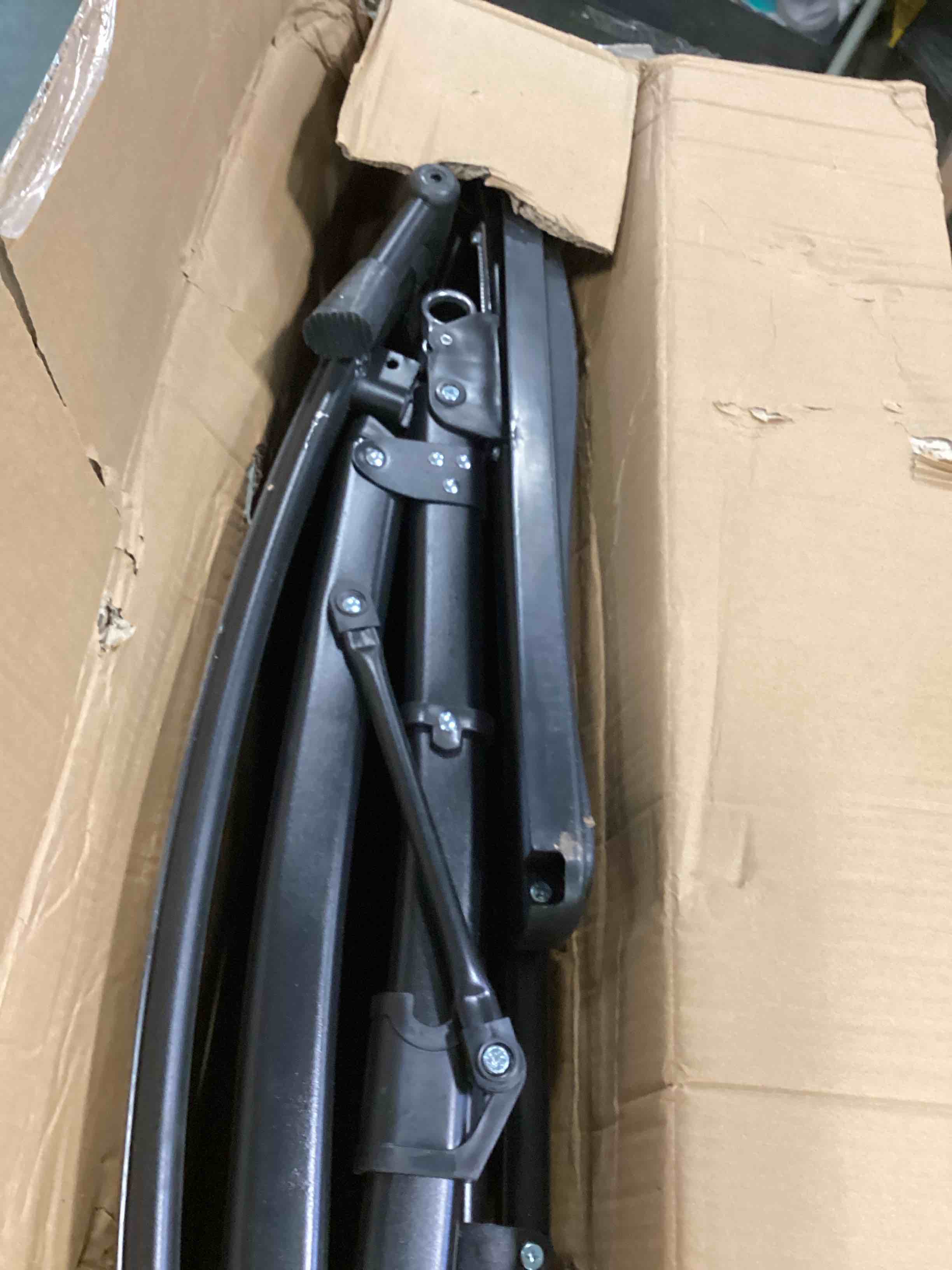 https://s3.amazonaws.com/lotting-images-prod/bidfta/RED6611900_1716128025812.jpeg