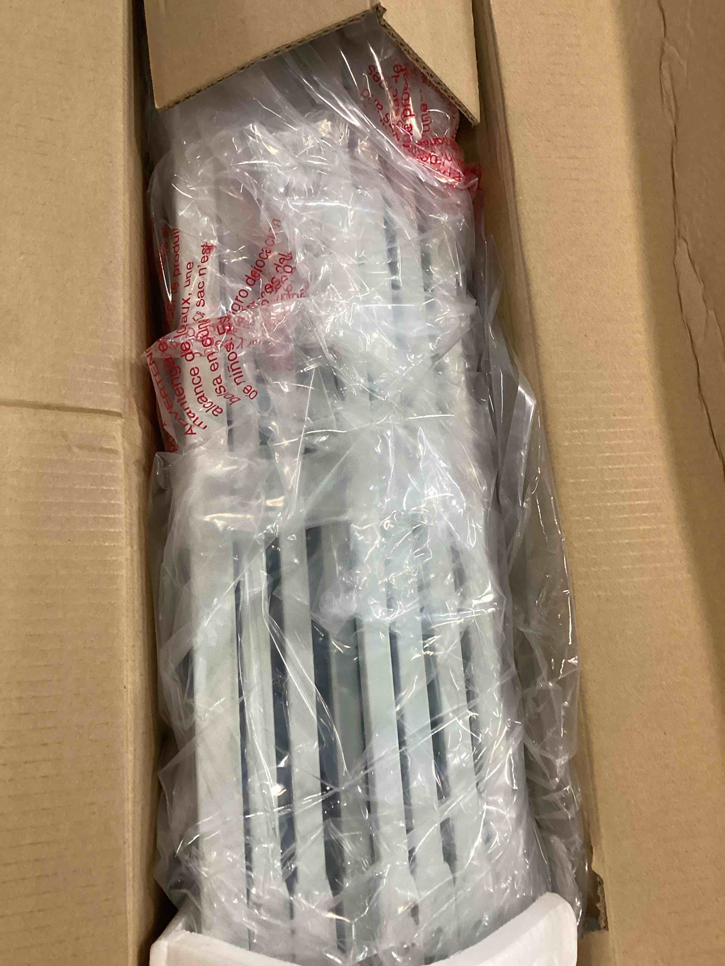 https://s3.amazonaws.com/lotting-images-prod/bidfta/RED6611997_1716143252636.jpeg