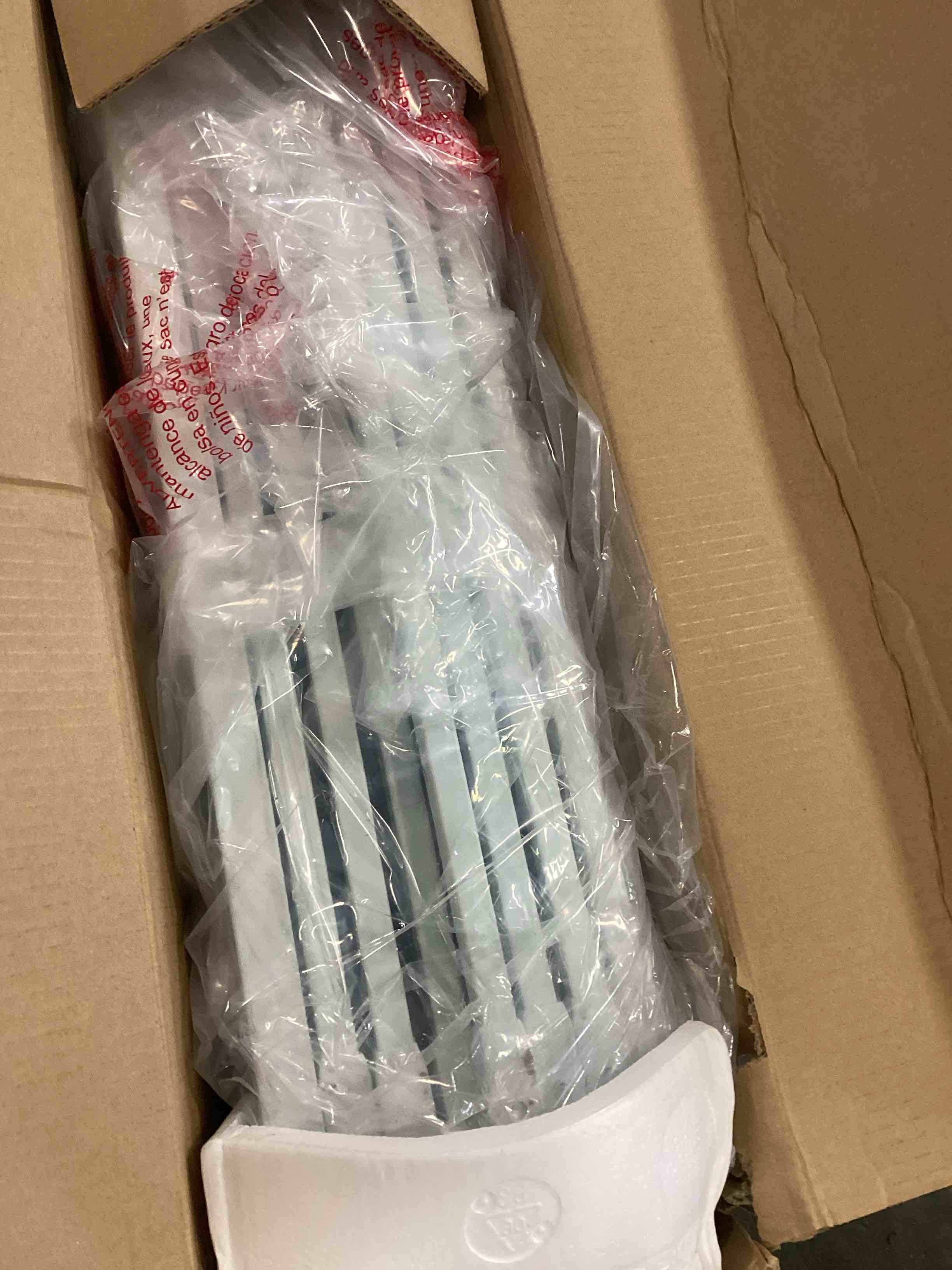 https://s3.amazonaws.com/lotting-images-prod/bidfta/RED6611997_1716143254476.jpeg