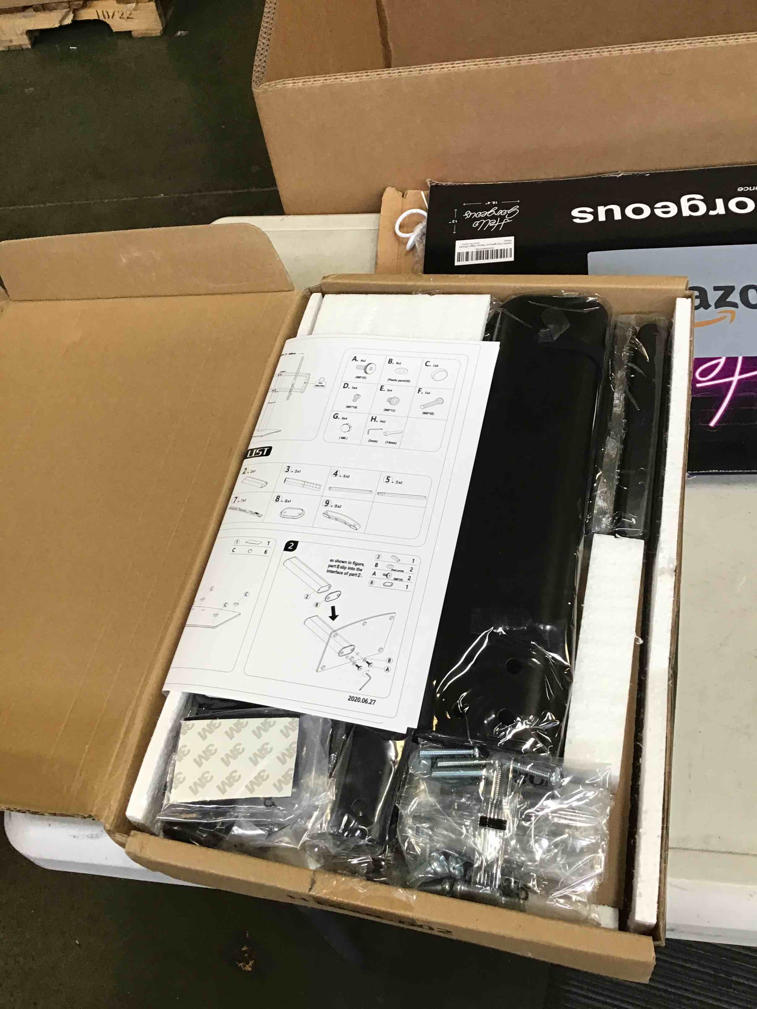 https://s3.amazonaws.com/lotting-images-prod/bidfta/RED6612556_1715094667530.jpeg