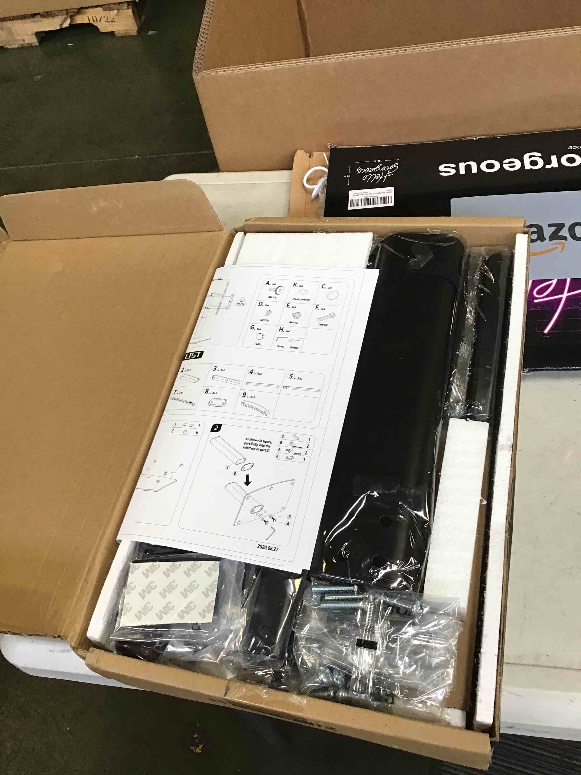 https://s3.amazonaws.com/lotting-images-prod/bidfta/RED6612556_1715094668599.jpeg