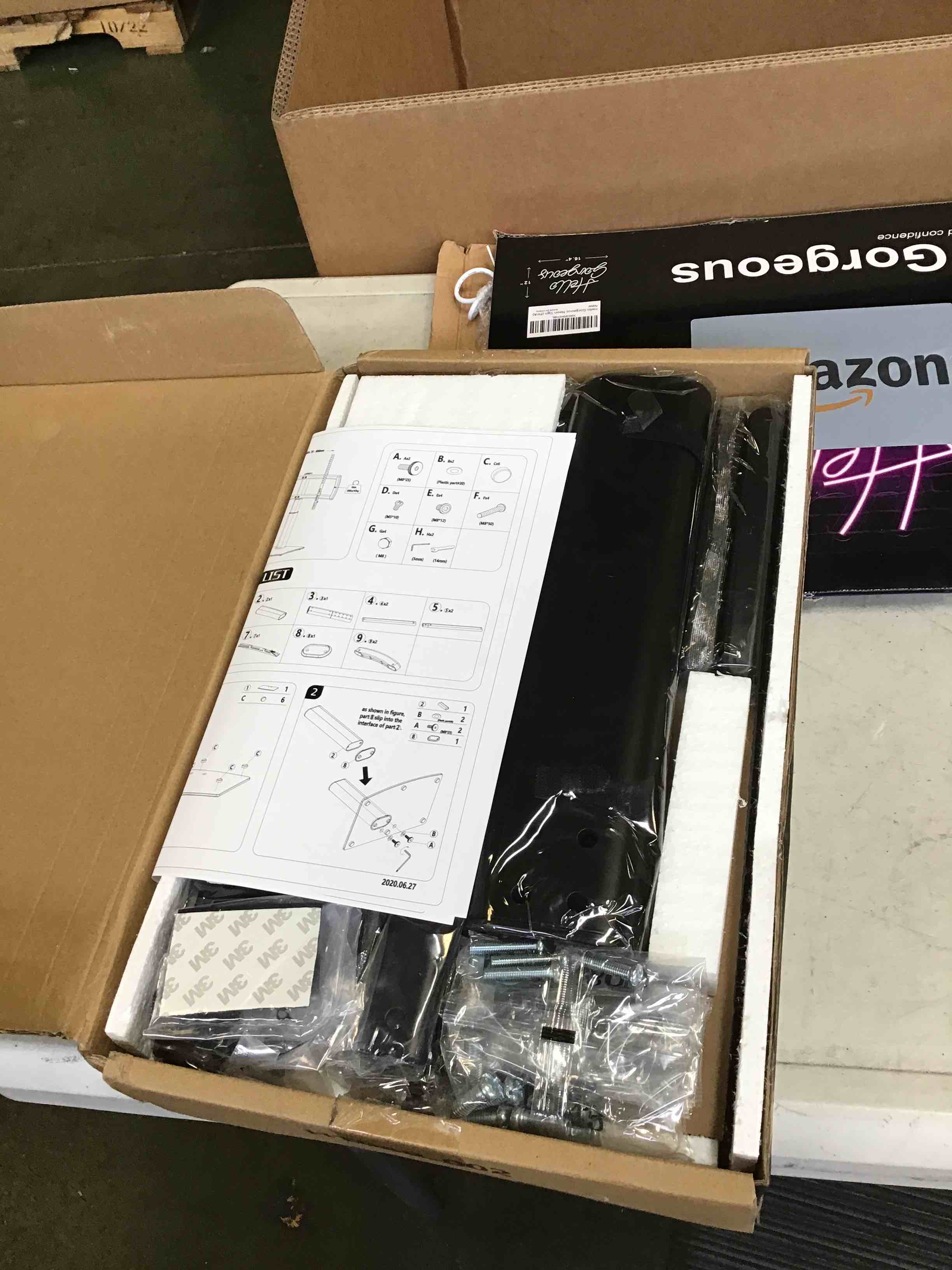 https://s3.amazonaws.com/lotting-images-prod/bidfta/RED6612556_1715094669565.jpeg