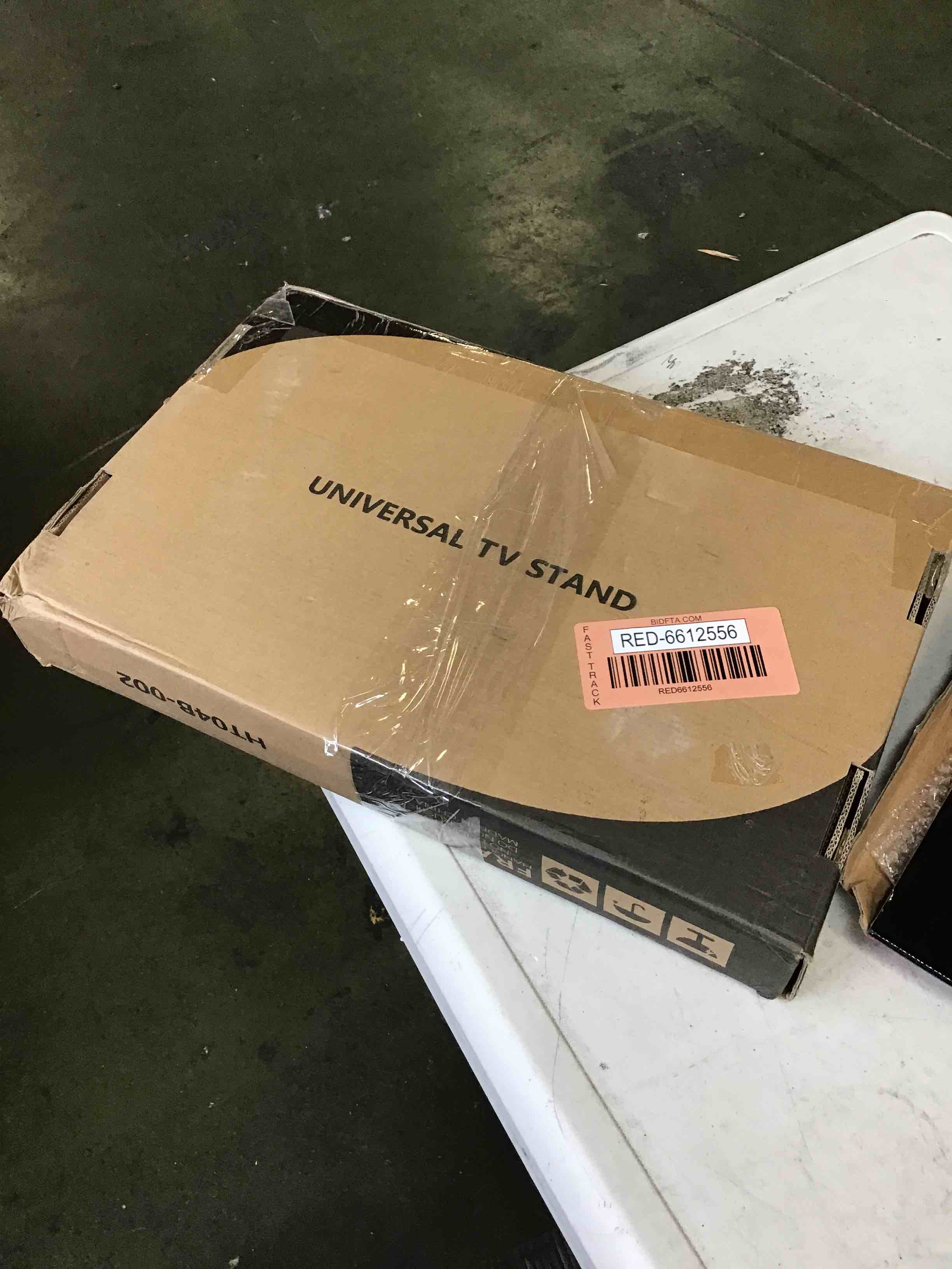 https://s3.amazonaws.com/lotting-images-prod/bidfta/RED6612556_1715094727939.jpeg