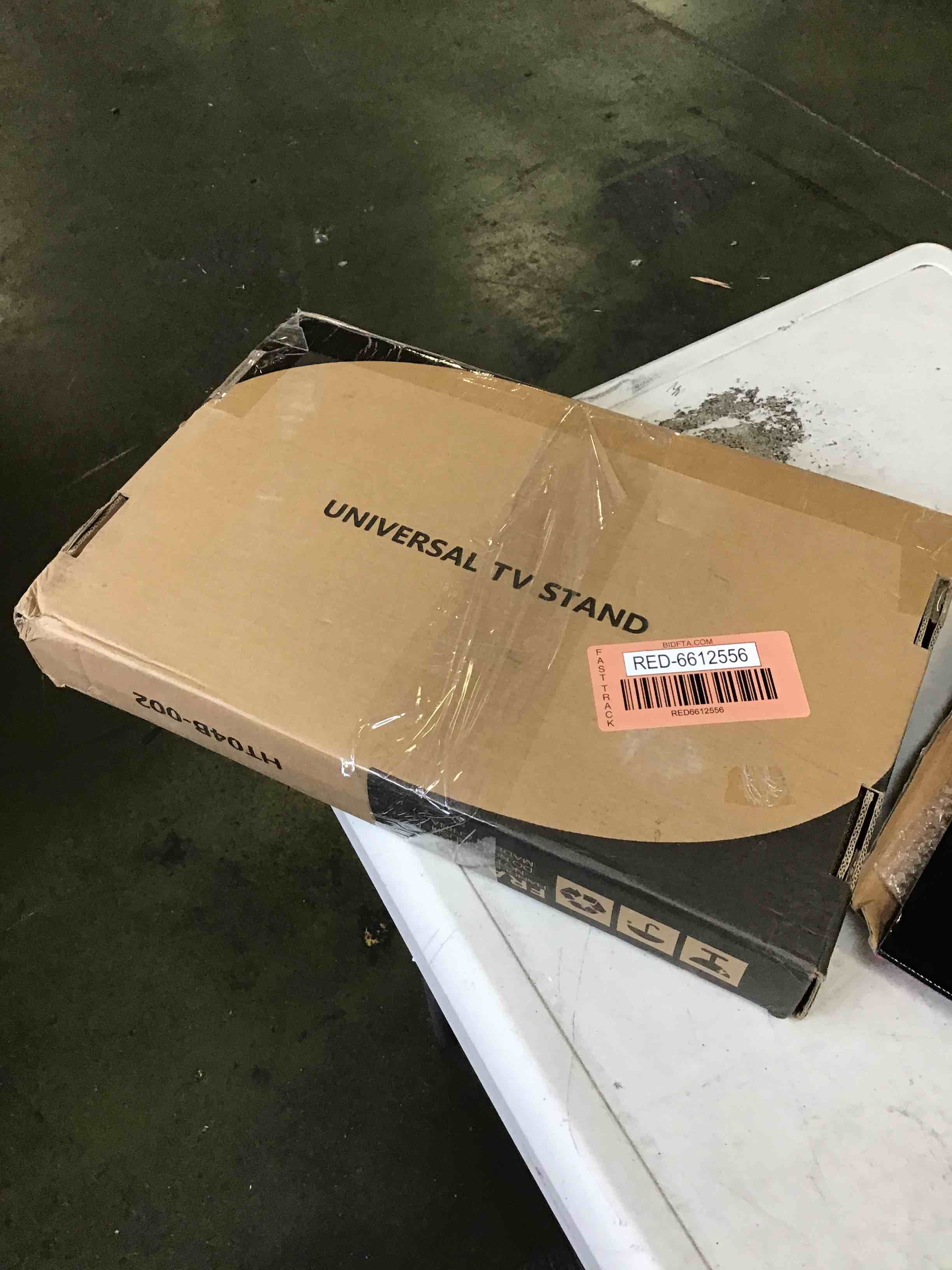https://s3.amazonaws.com/lotting-images-prod/bidfta/RED6612556_1715094729284.jpeg