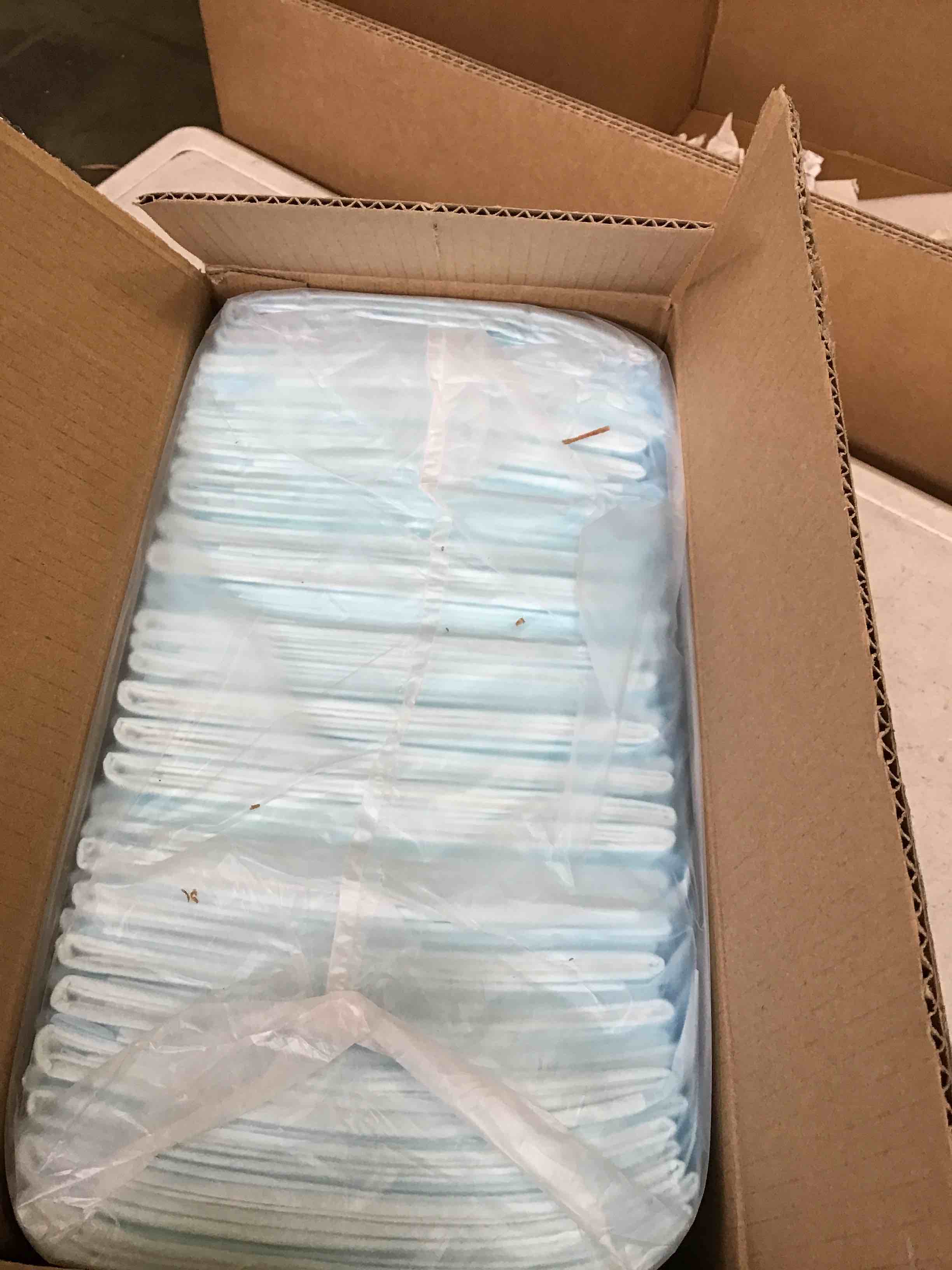 https://s3.amazonaws.com/lotting-images-prod/bidfta/RED6612643_1715107278680.jpeg