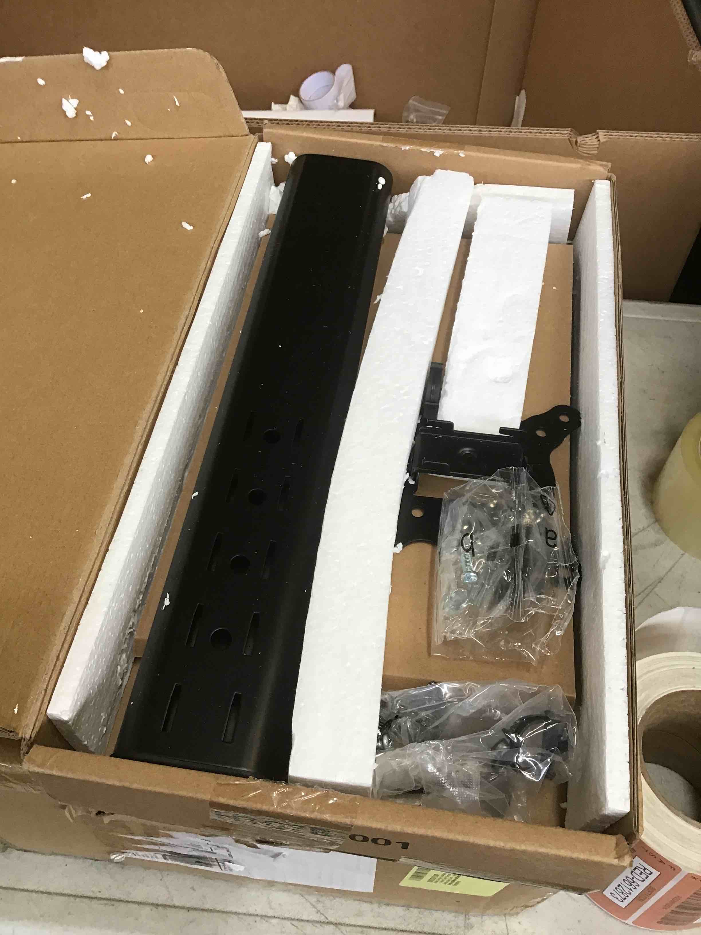 https://s3.amazonaws.com/lotting-images-prod/bidfta/RED6612866_1715196359884.jpeg