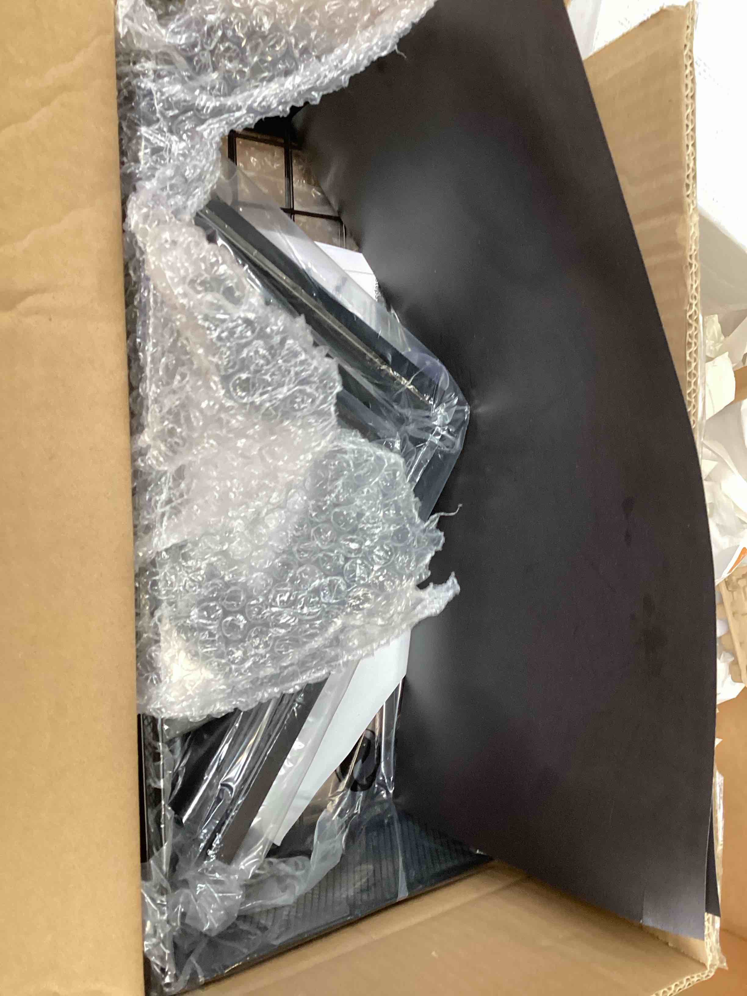 https://s3.amazonaws.com/lotting-images-prod/bidfta/RED6613019_1715275748717.jpeg