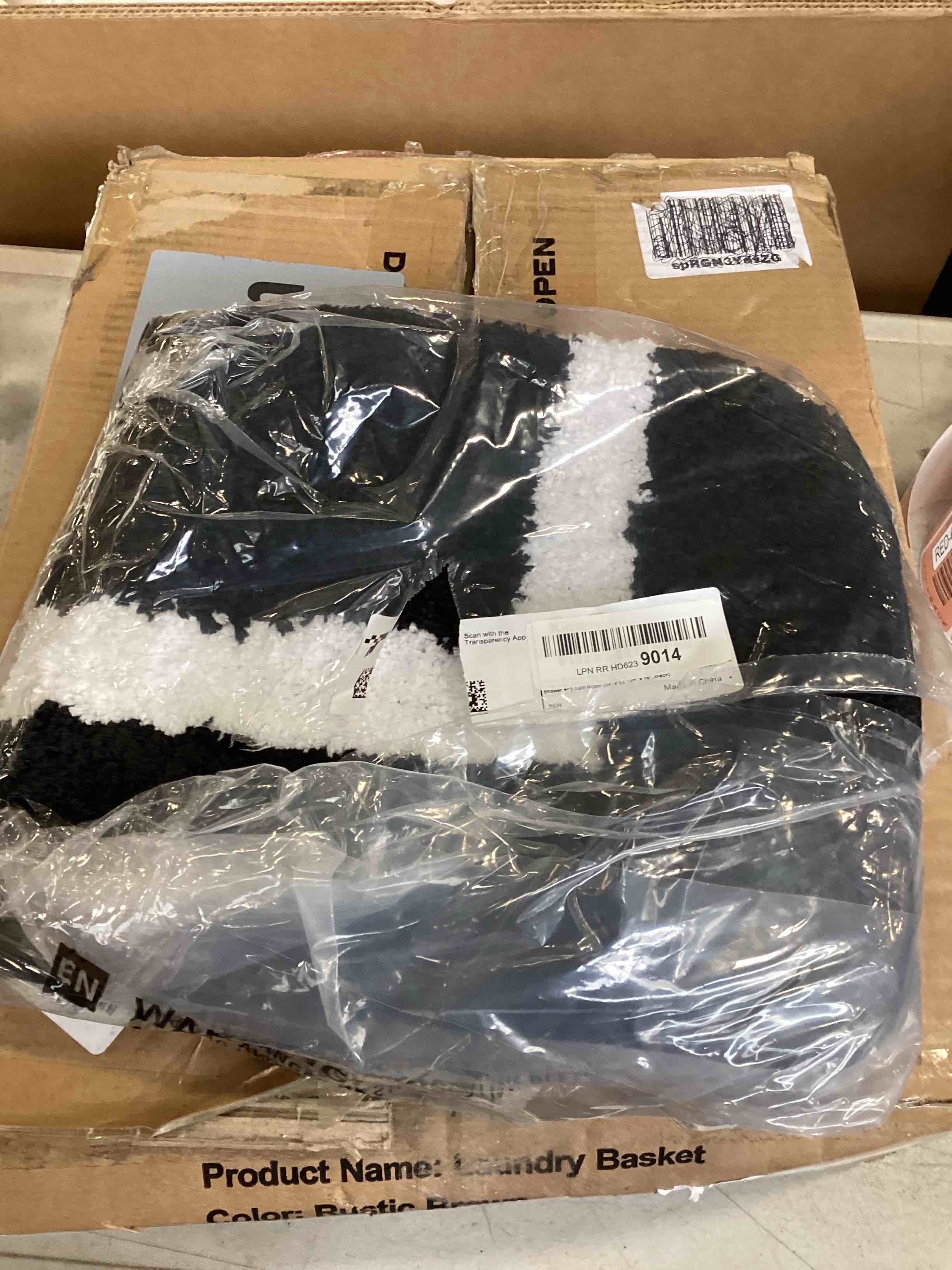 https://s3.amazonaws.com/lotting-images-prod/bidfta/RED6613063_1715282053655.jpeg