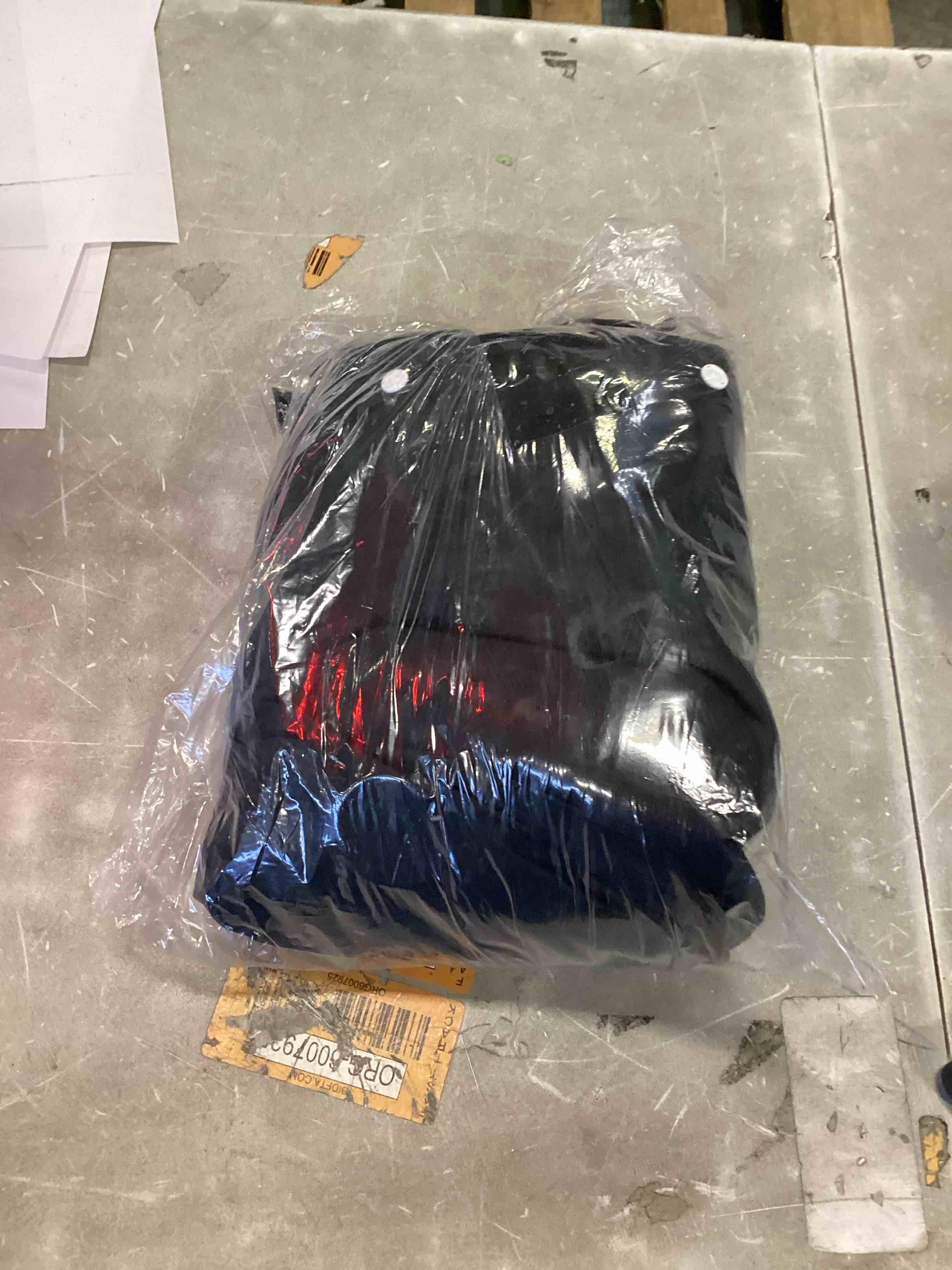 https://s3.amazonaws.com/lotting-images-prod/bidfta/RED6613402_1717761520284.jpeg