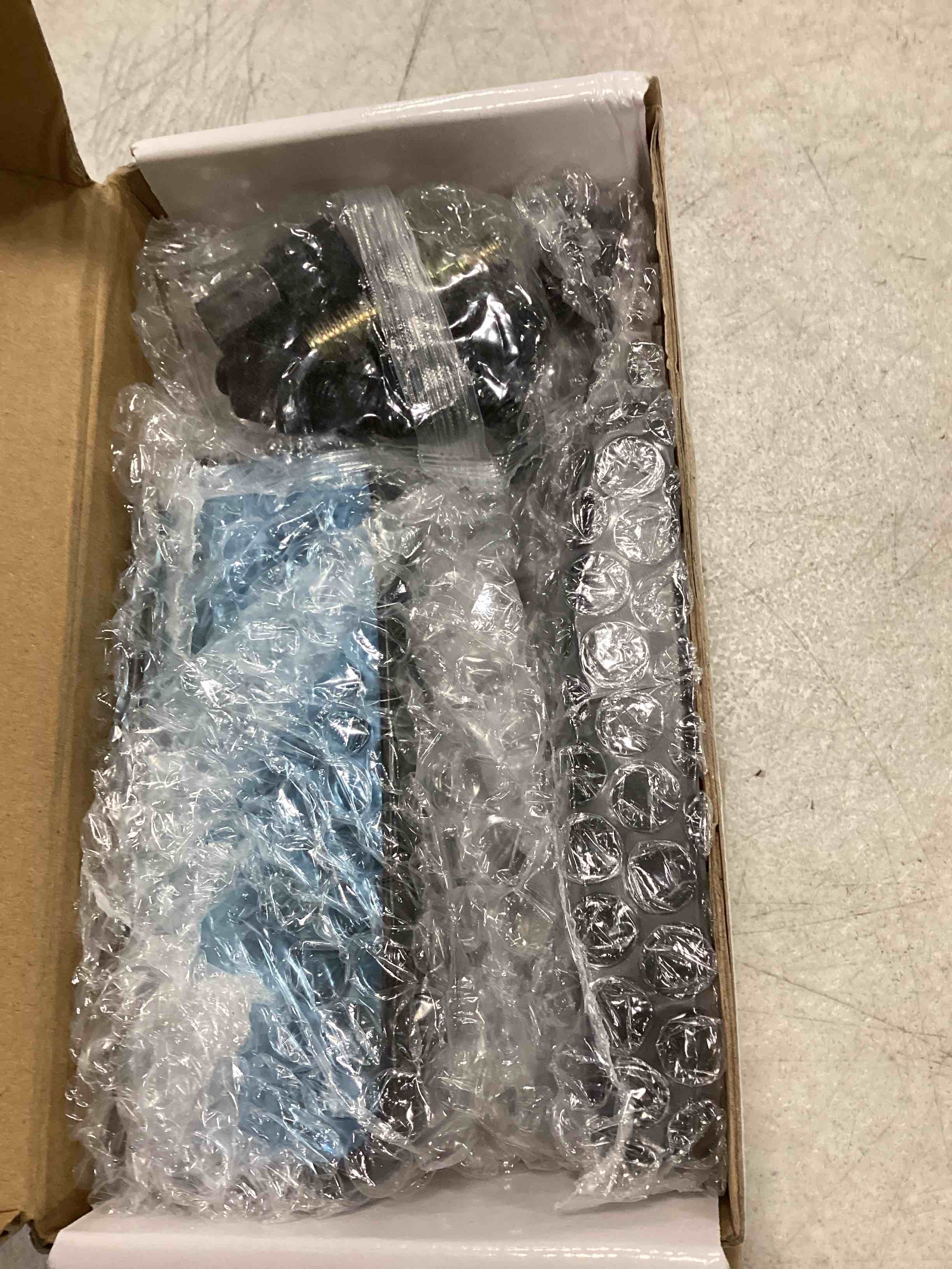 https://s3.amazonaws.com/lotting-images-prod/bidfta/RED6614003_1715689854887.jpeg