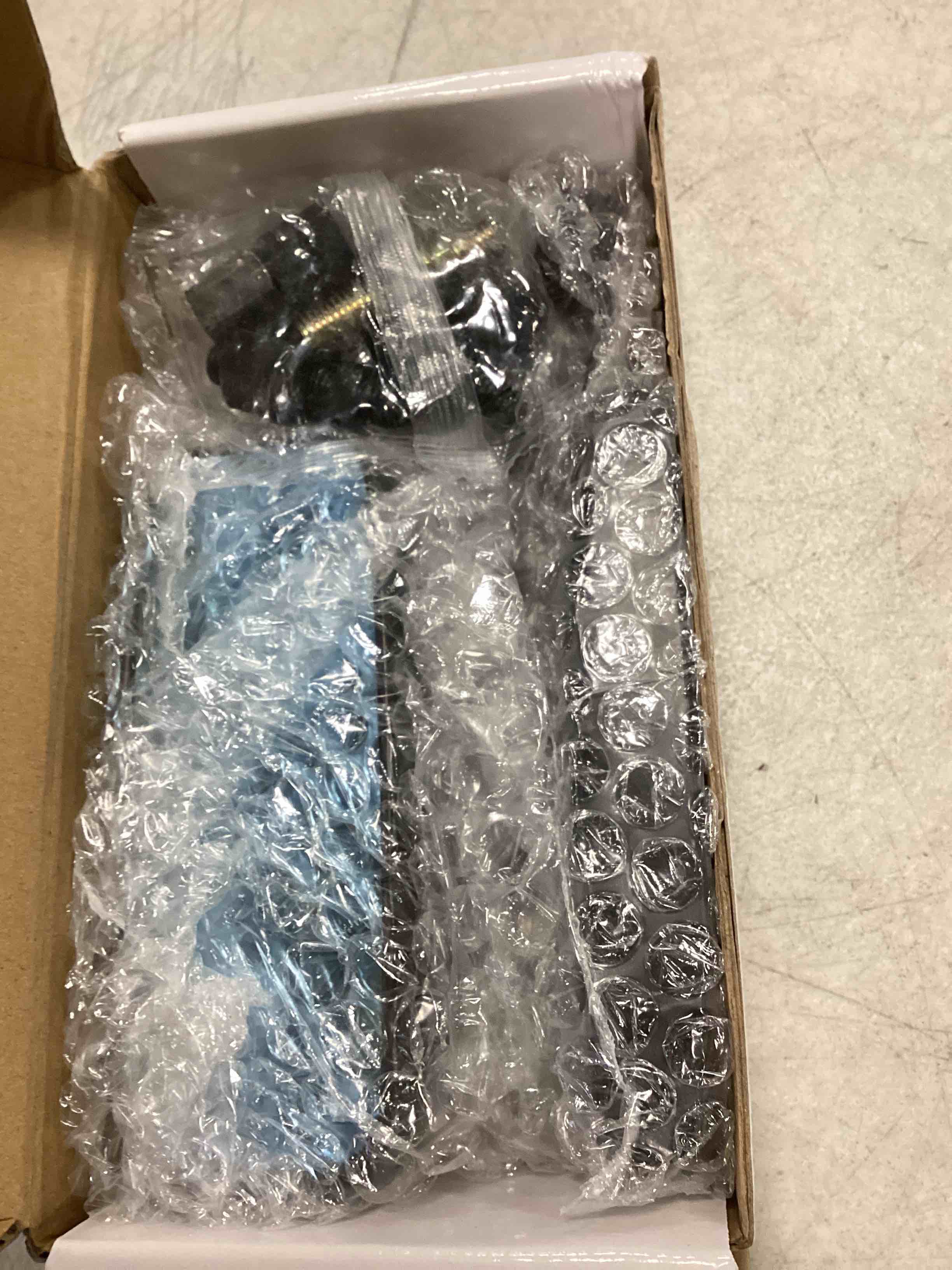 https://s3.amazonaws.com/lotting-images-prod/bidfta/RED6614003_1715689856050.jpeg