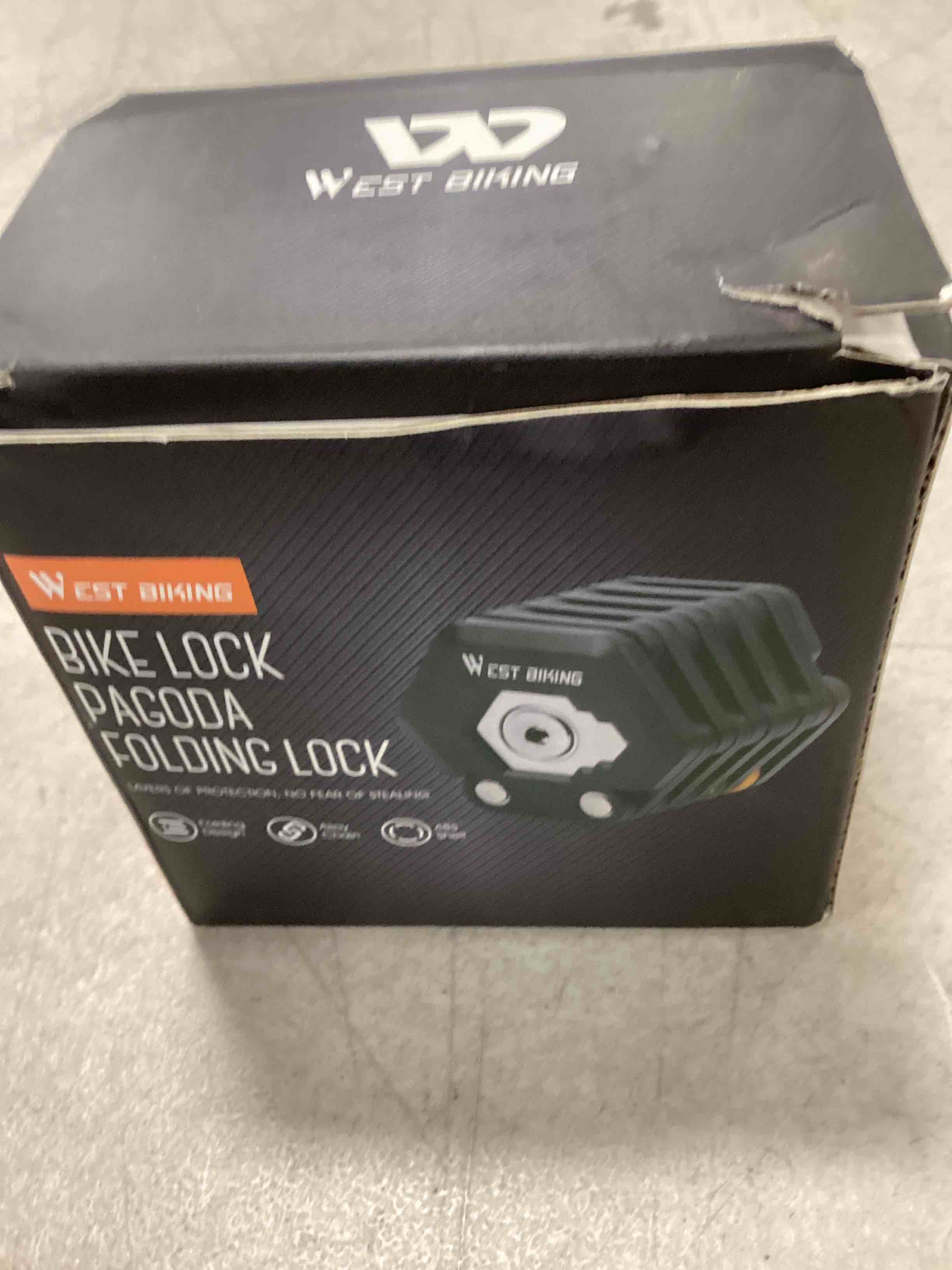 https://s3.amazonaws.com/lotting-images-prod/bidfta/RED6614019_1715690915594.jpeg
