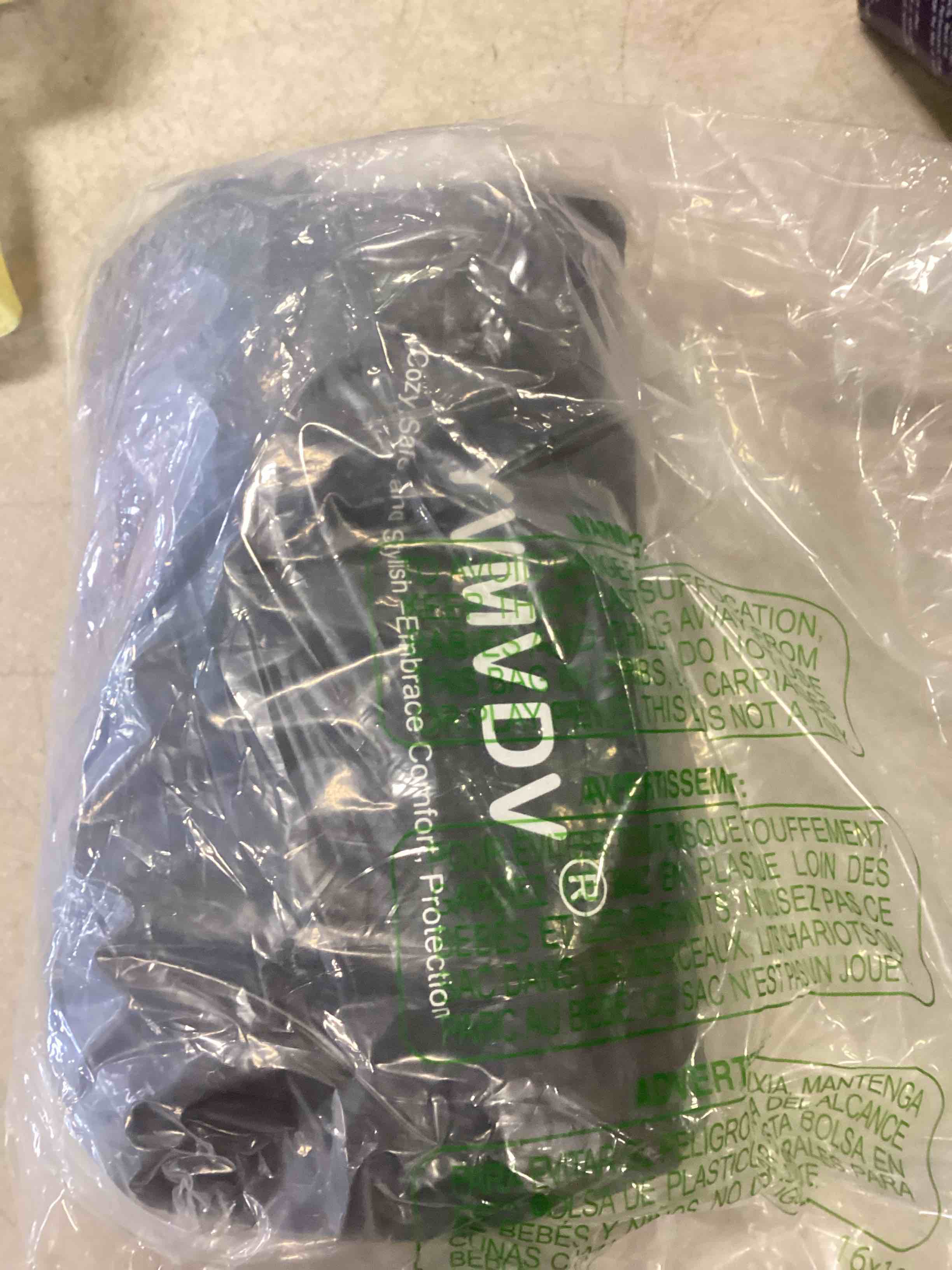 https://s3.amazonaws.com/lotting-images-prod/bidfta/RED6614964_1715881487191.jpeg