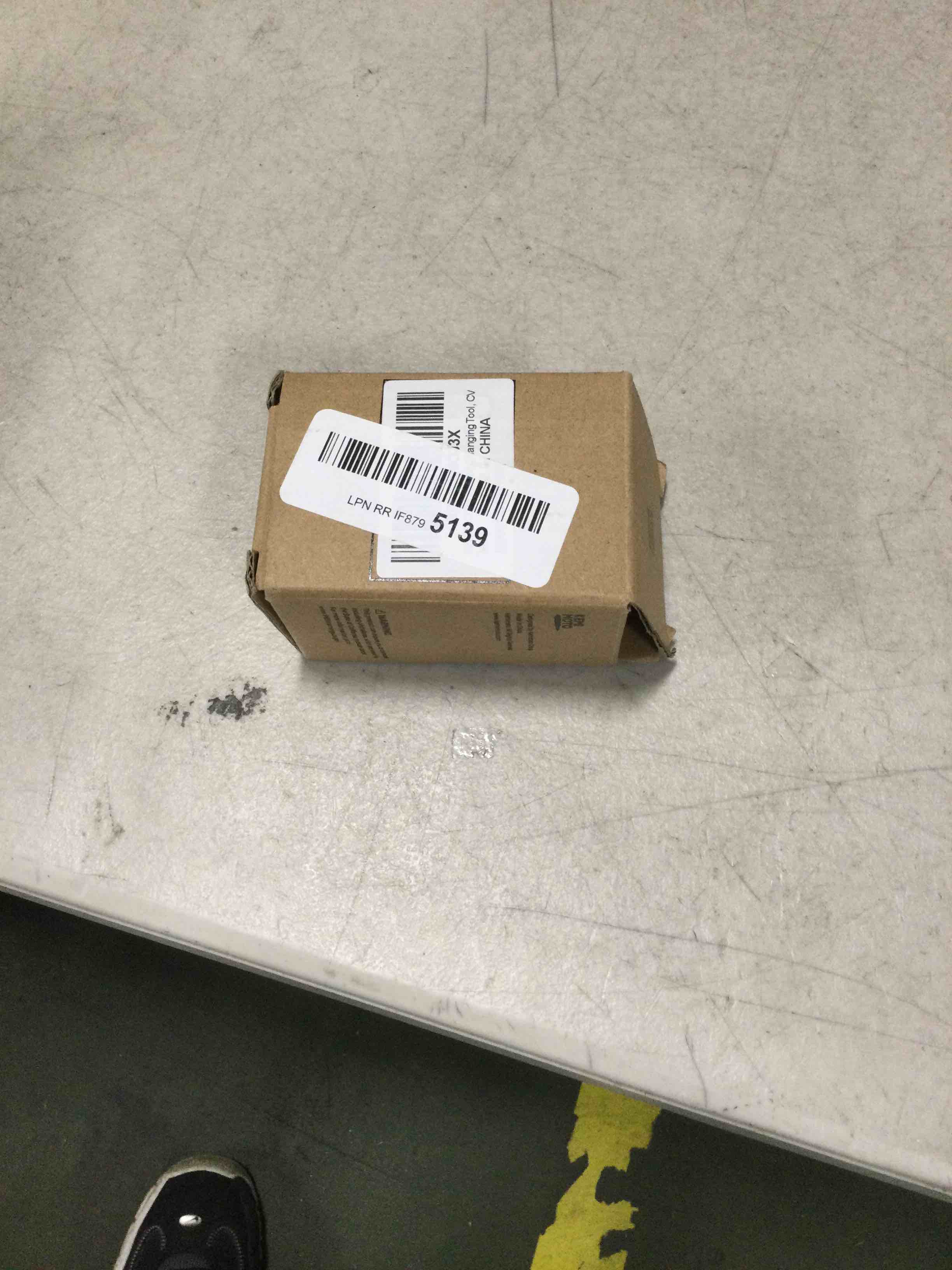 https://s3.amazonaws.com/lotting-images-prod/bidfta/RED6615449_1715689127830.jpeg