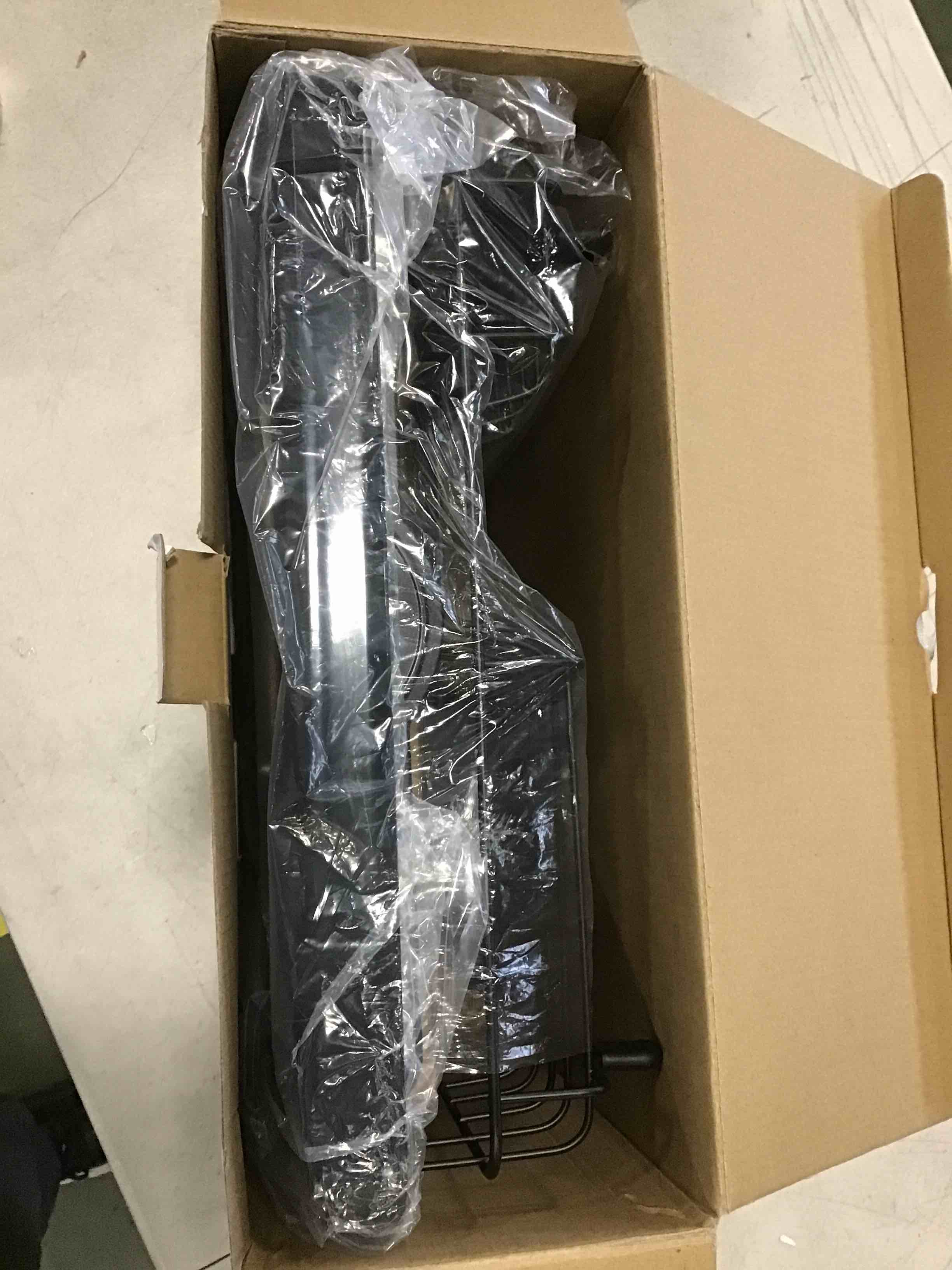 https://s3.amazonaws.com/lotting-images-prod/bidfta/RED6615639_1715704869725.jpeg