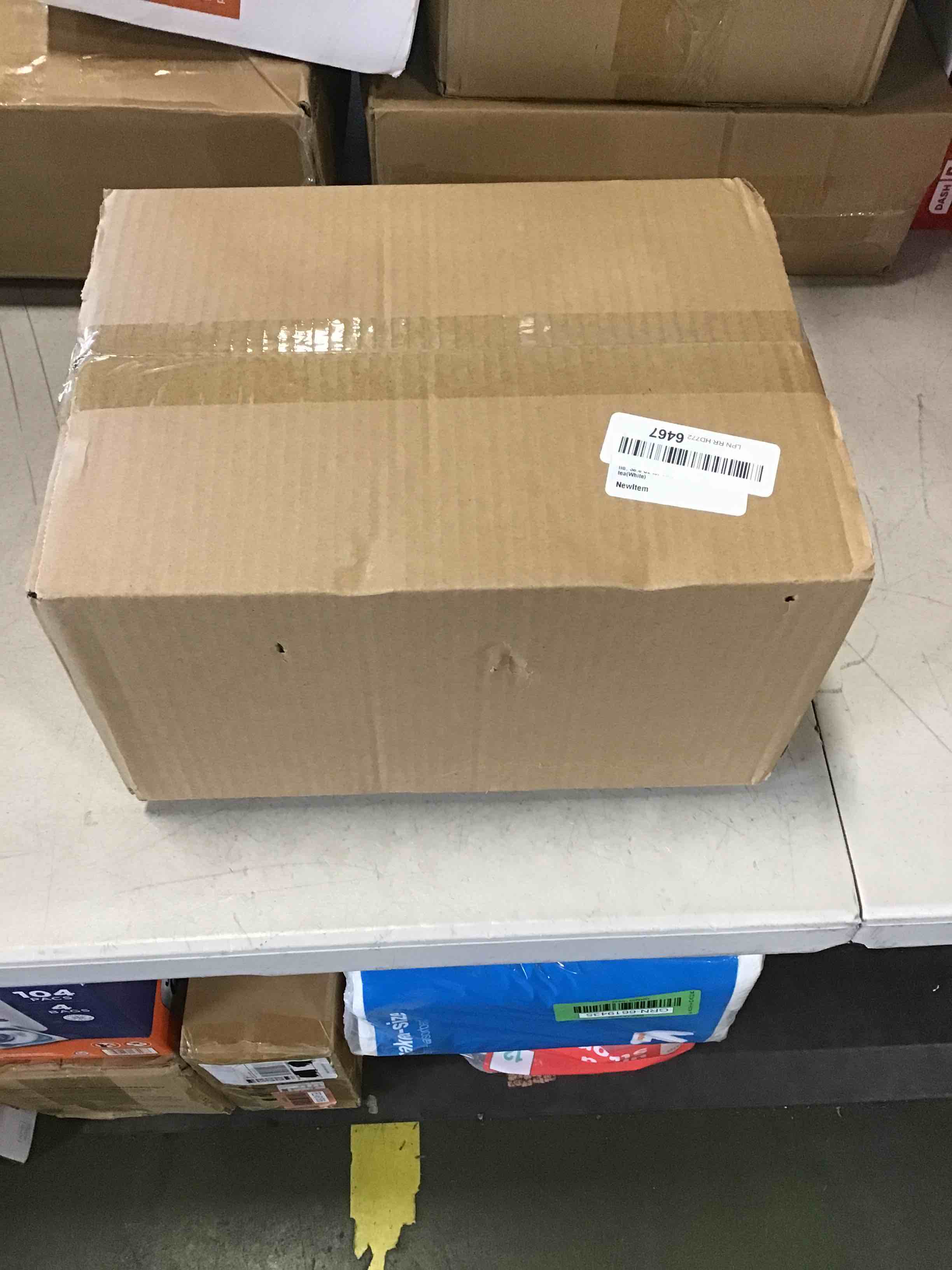 https://s3.amazonaws.com/lotting-images-prod/bidfta/RED6616014_1715801175900.jpeg