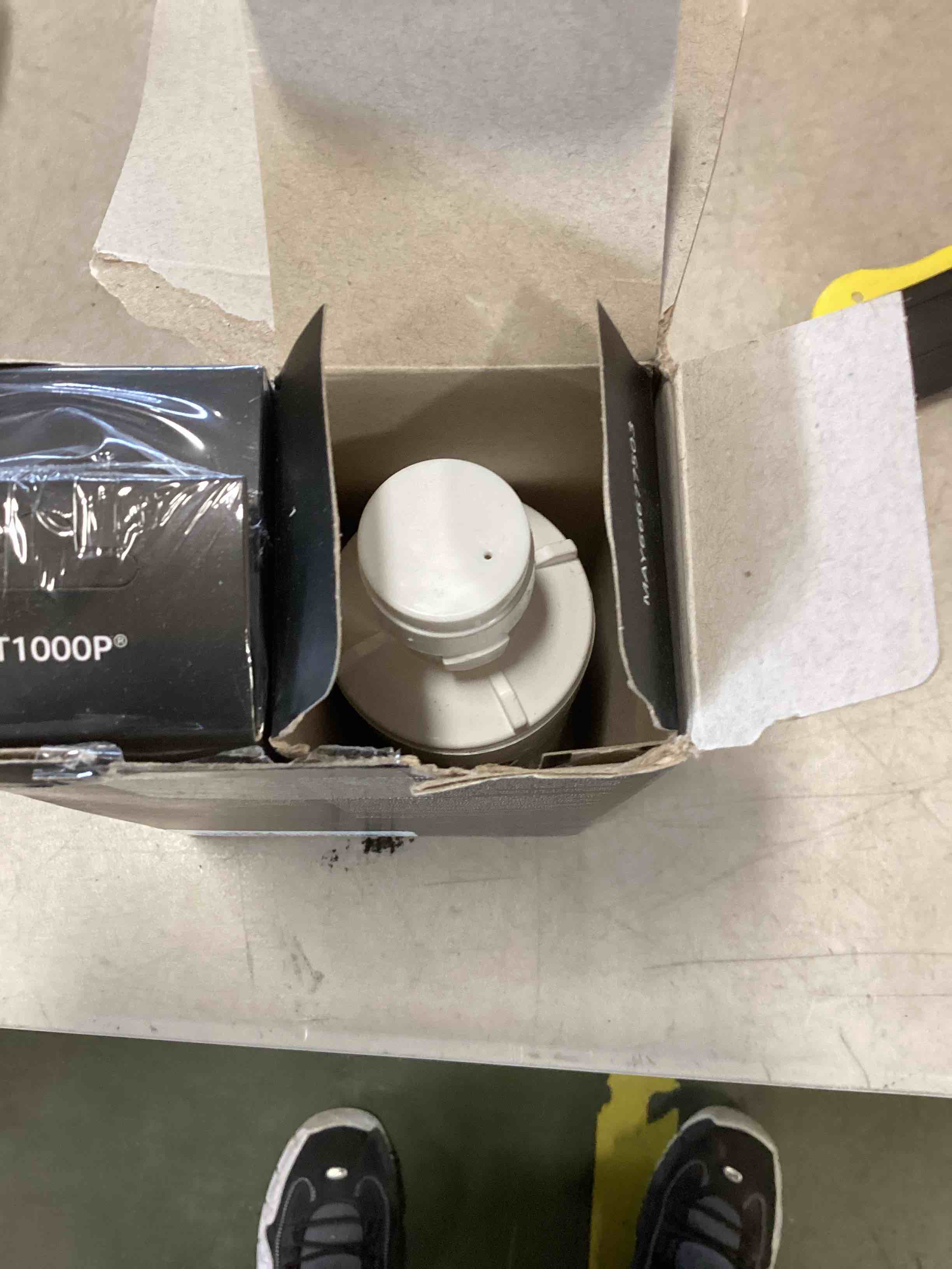 https://s3.amazonaws.com/lotting-images-prod/bidfta/RED6616220_1715889025407.jpeg