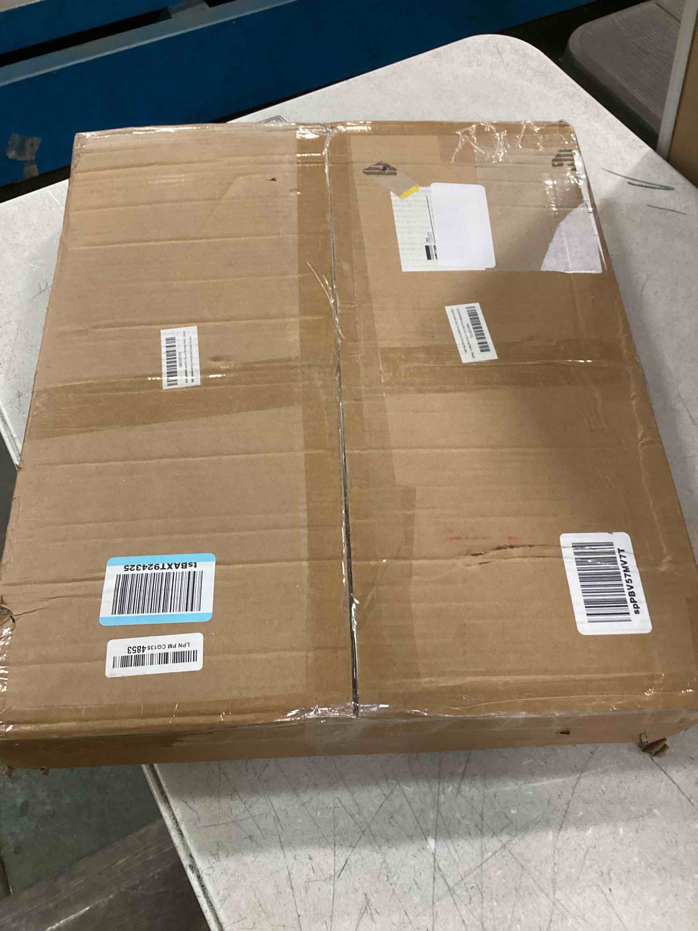 https://s3.amazonaws.com/lotting-images-prod/bidfta/RED6616963_1715947707891.jpeg