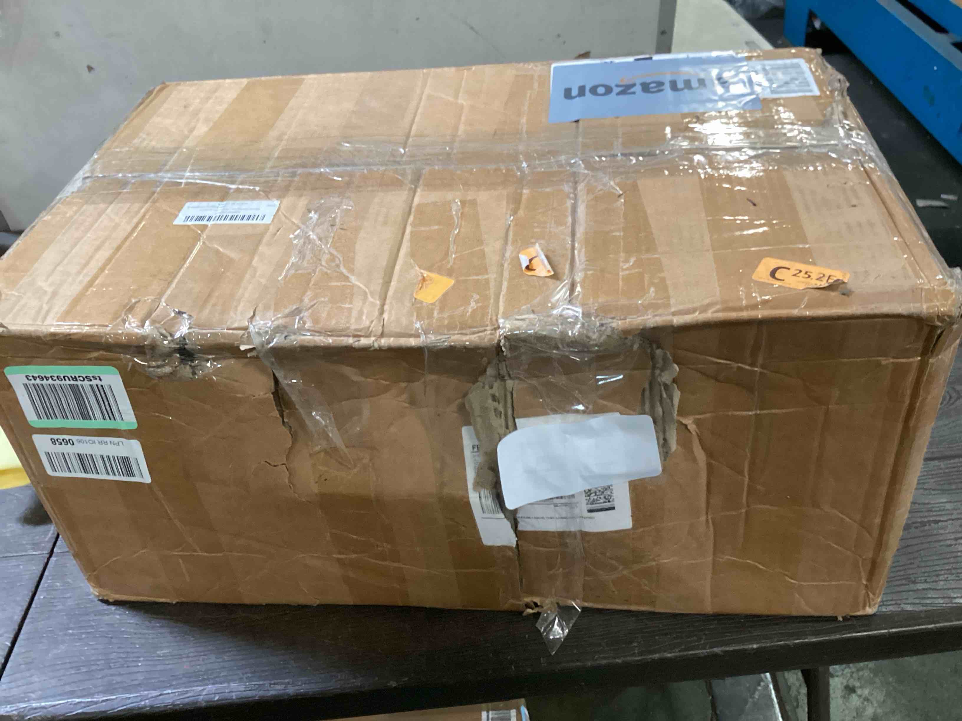 https://s3.amazonaws.com/lotting-images-prod/bidfta/RED6617185_1716054572252.jpeg