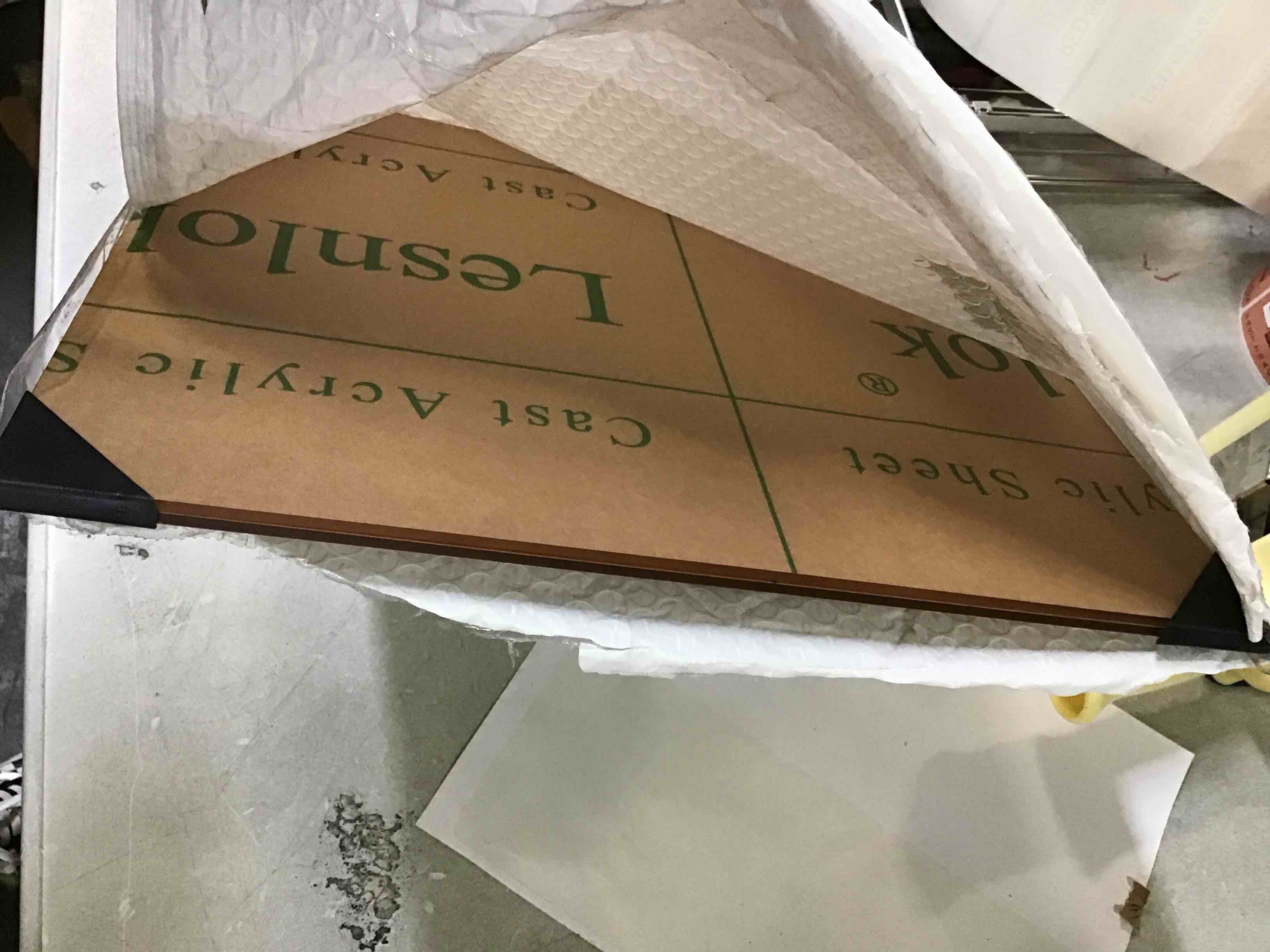 https://s3.amazonaws.com/lotting-images-prod/bidfta/RED6617495_1716231385512.jpeg