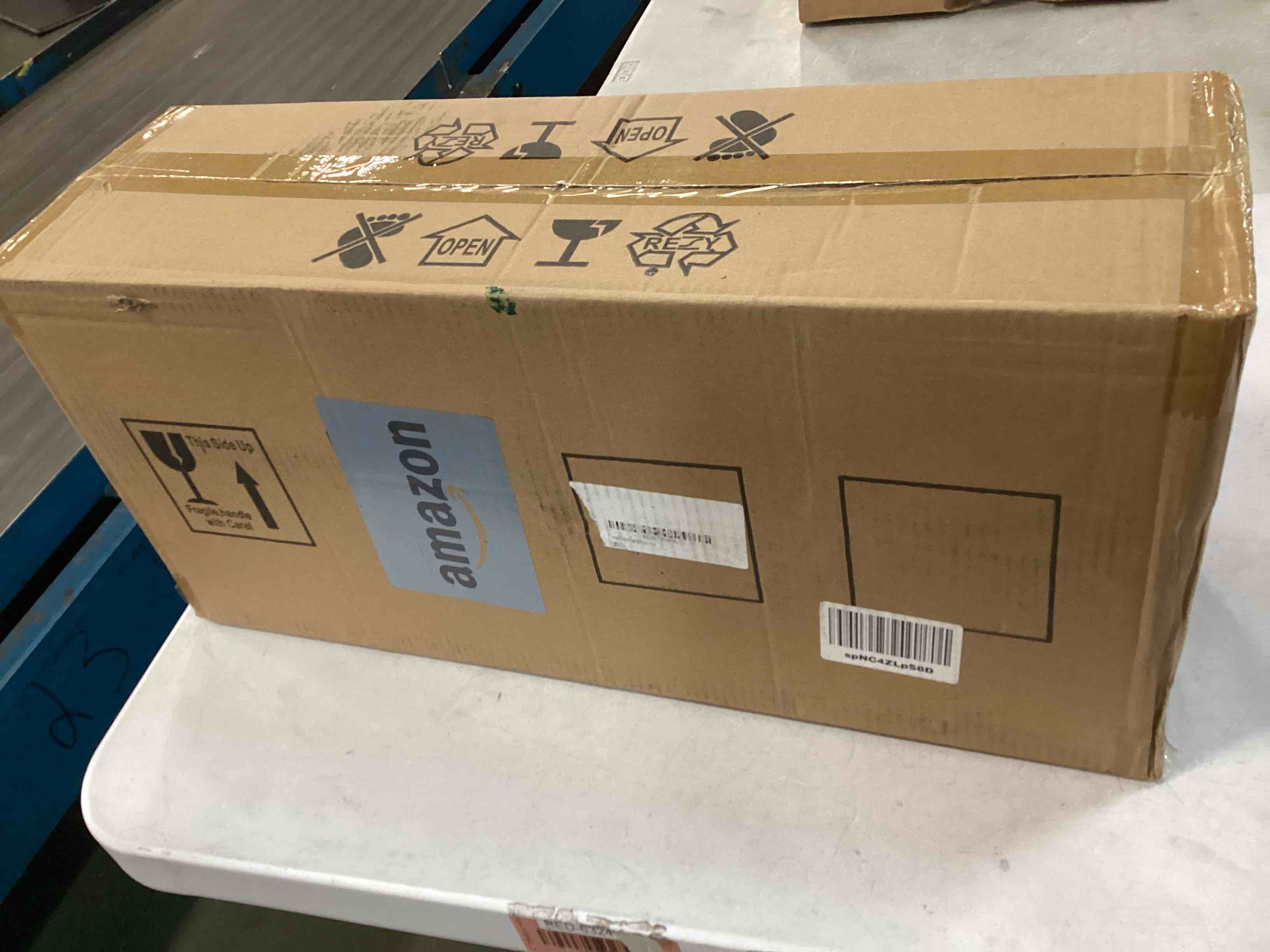 https://s3.amazonaws.com/lotting-images-prod/bidfta/RED6618237_1716643784835.jpeg