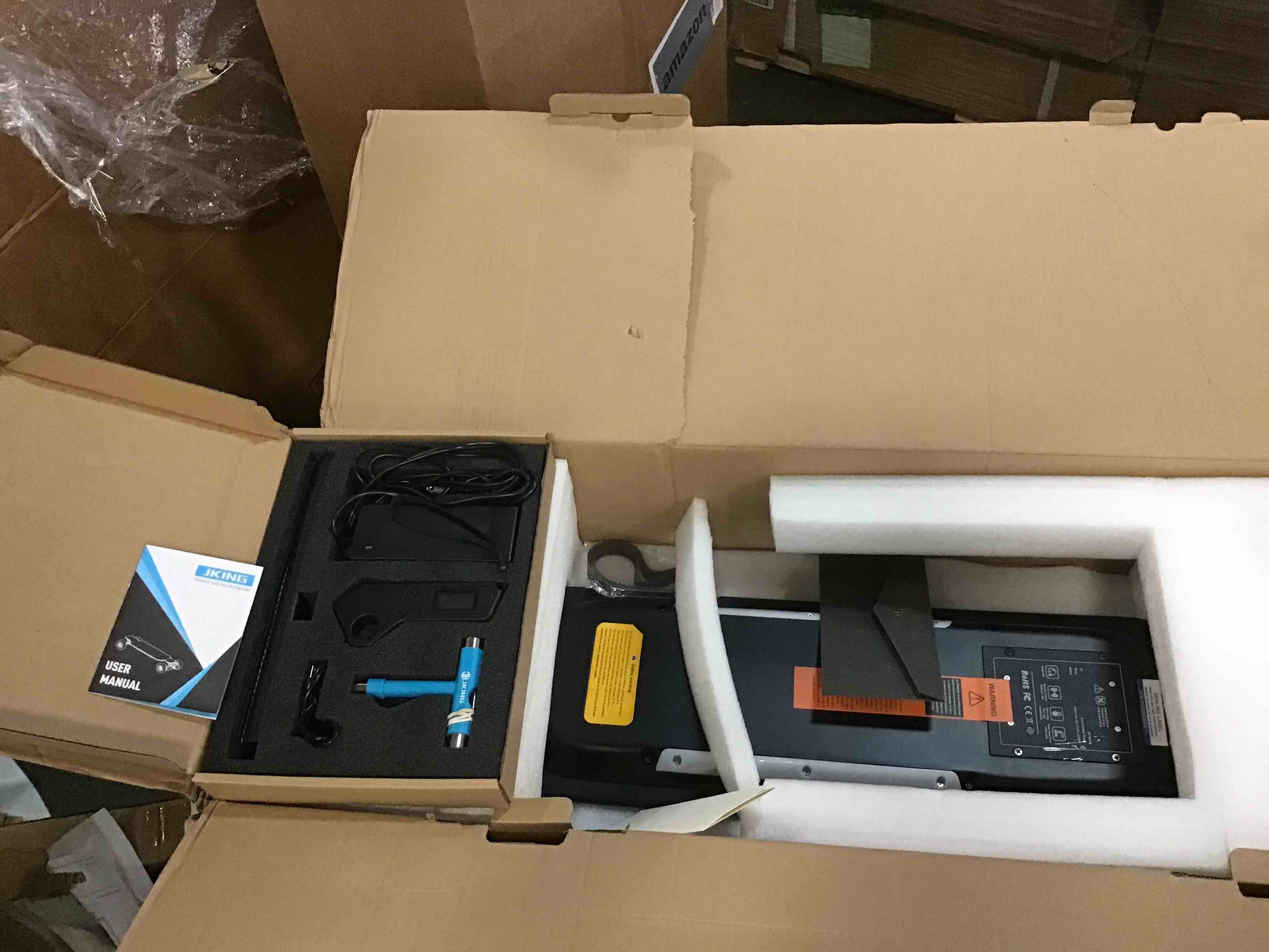 https://s3.amazonaws.com/lotting-images-prod/bidfta/RED6618380_1716907918798.jpeg