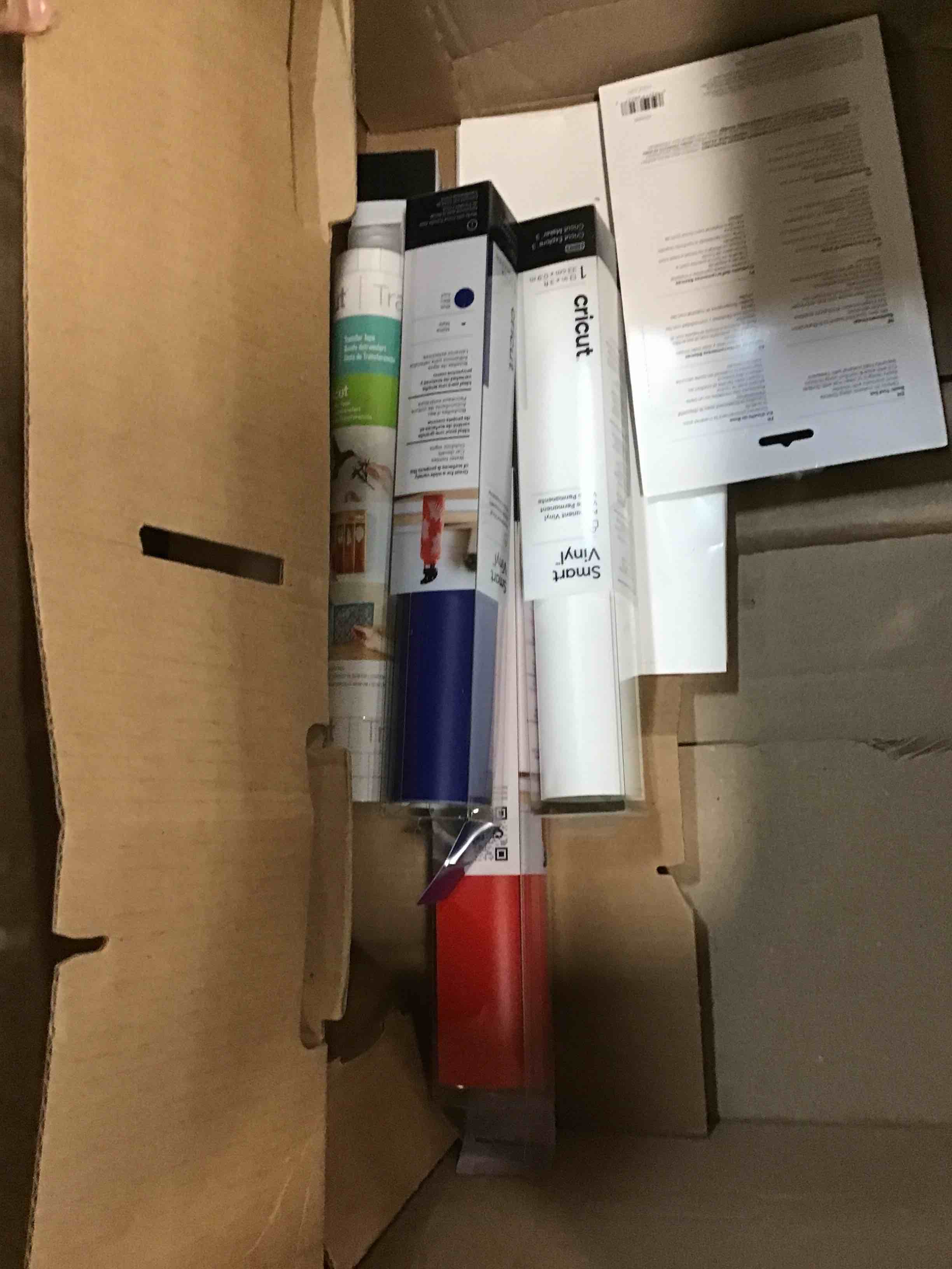 https://s3.amazonaws.com/lotting-images-prod/bidfta/RED6618412_1716913063619.jpeg