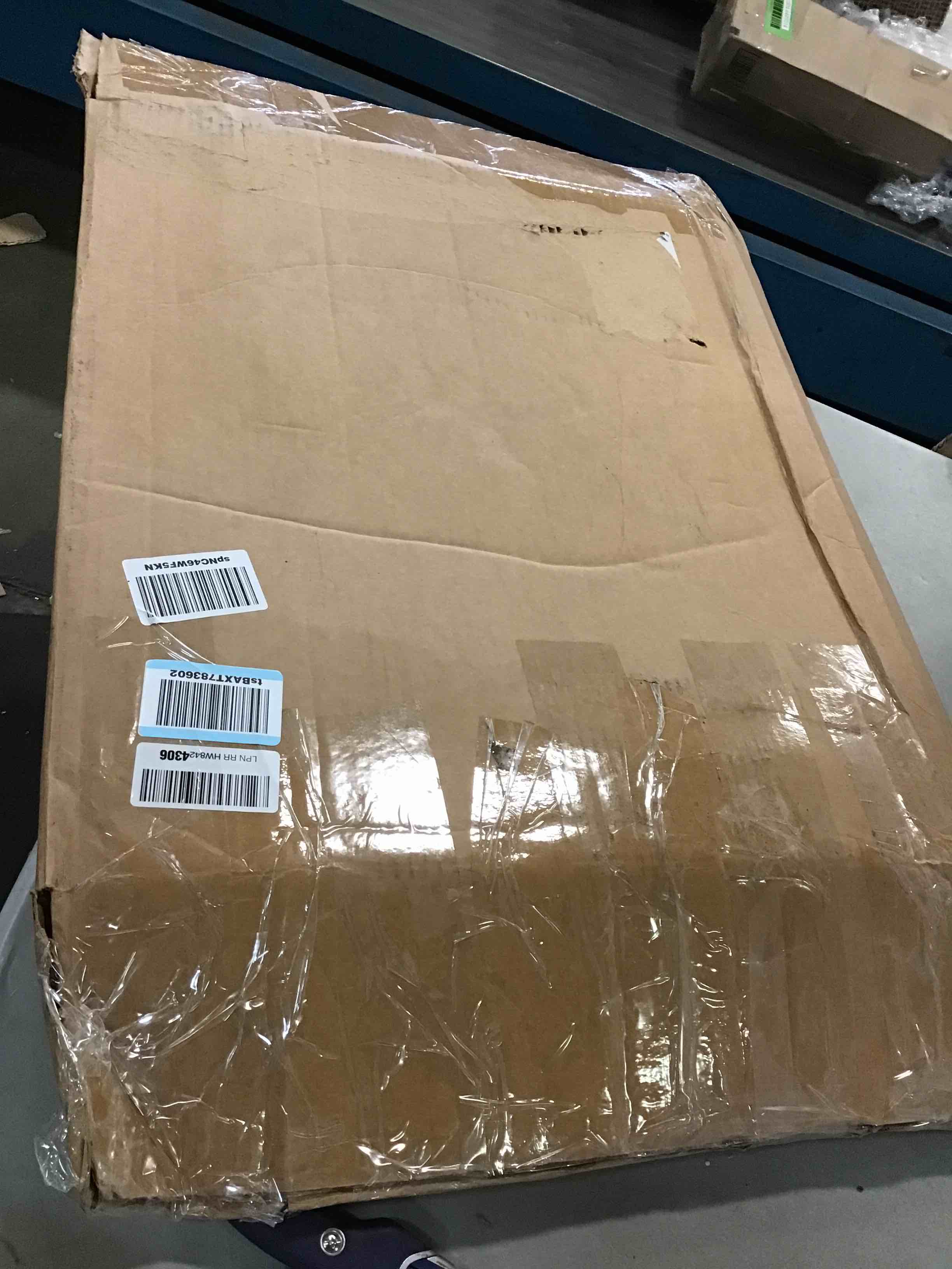 https://s3.amazonaws.com/lotting-images-prod/bidfta/RED6618425_1716916675510.jpeg
