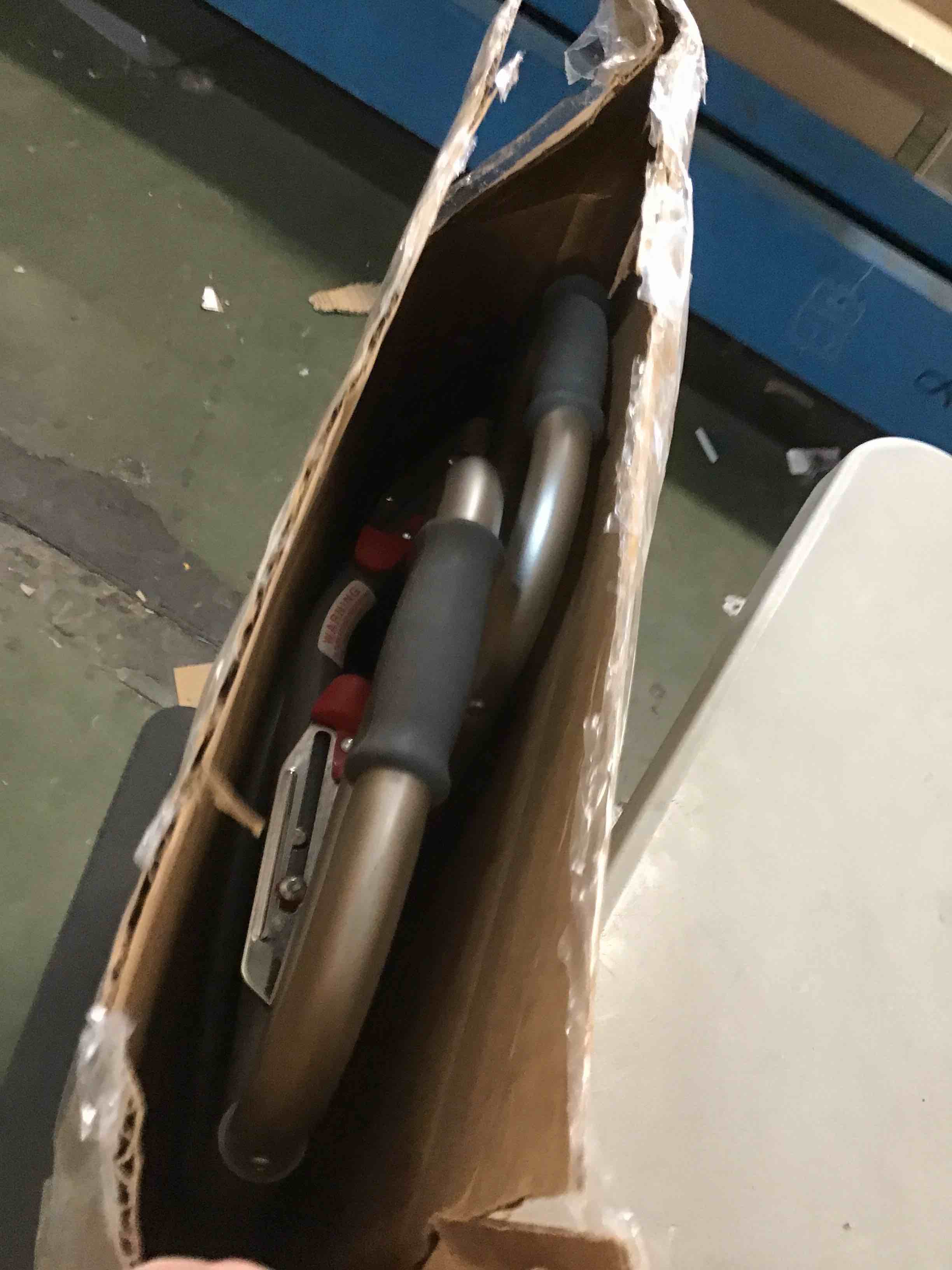 https://s3.amazonaws.com/lotting-images-prod/bidfta/RED6618425_1716916705668.jpeg