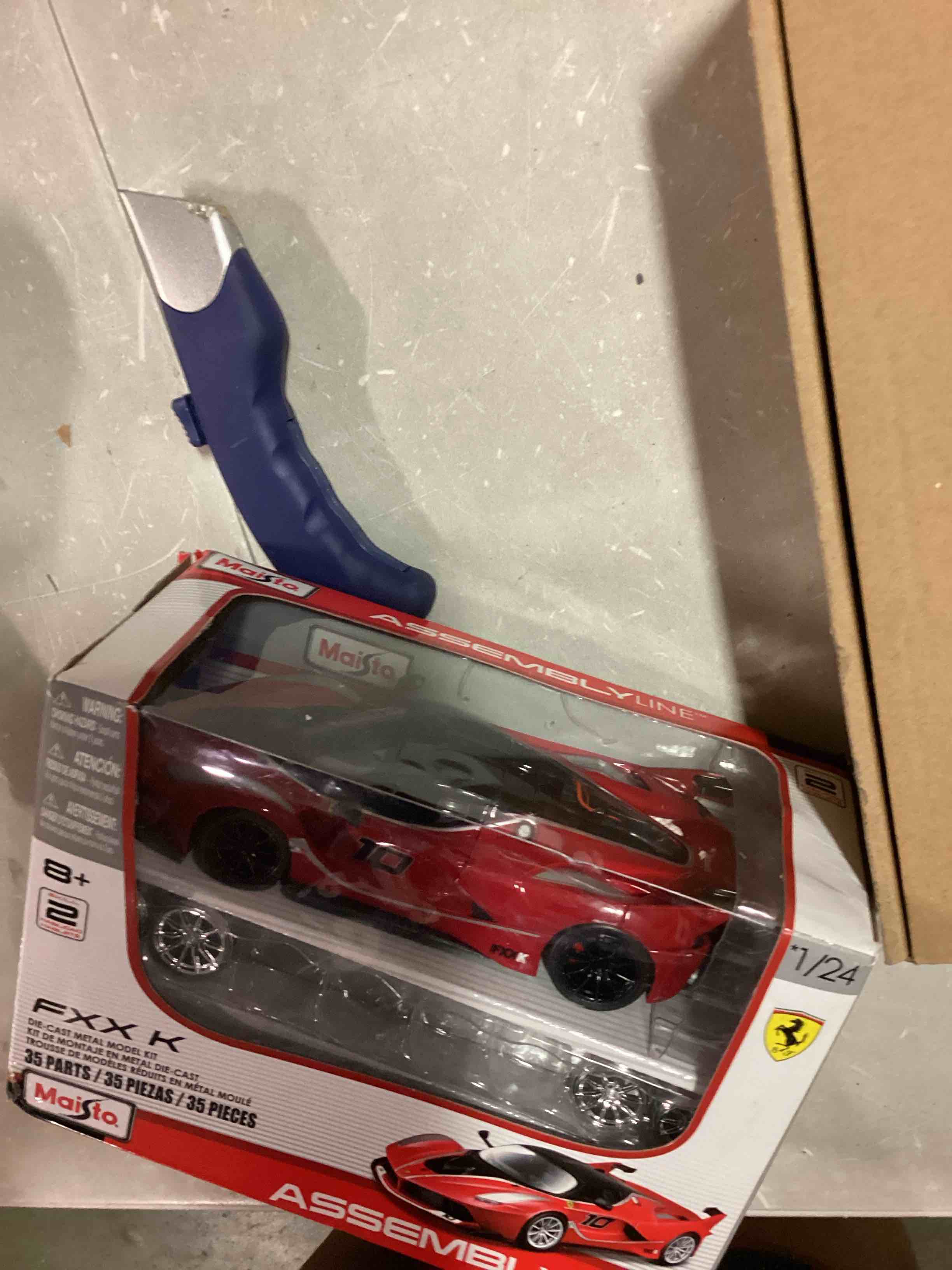 https://s3.amazonaws.com/lotting-images-prod/bidfta/RED6618517_1715786985709.jpeg